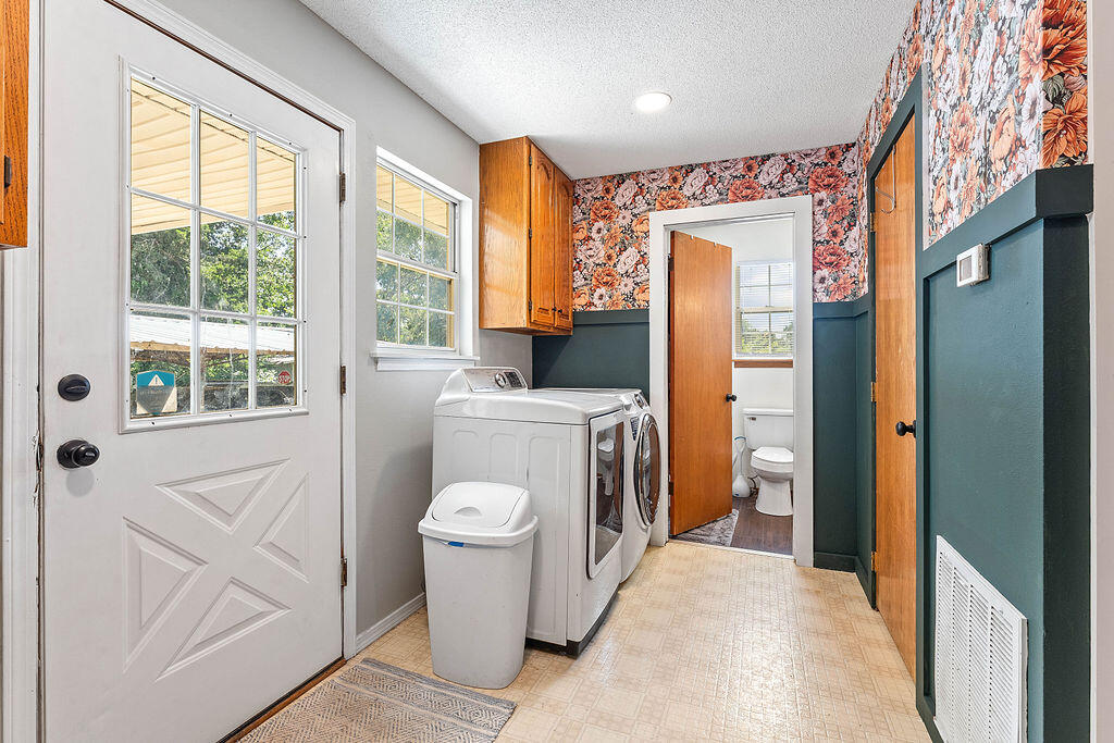 345 Fort Lane Property Photo 26
