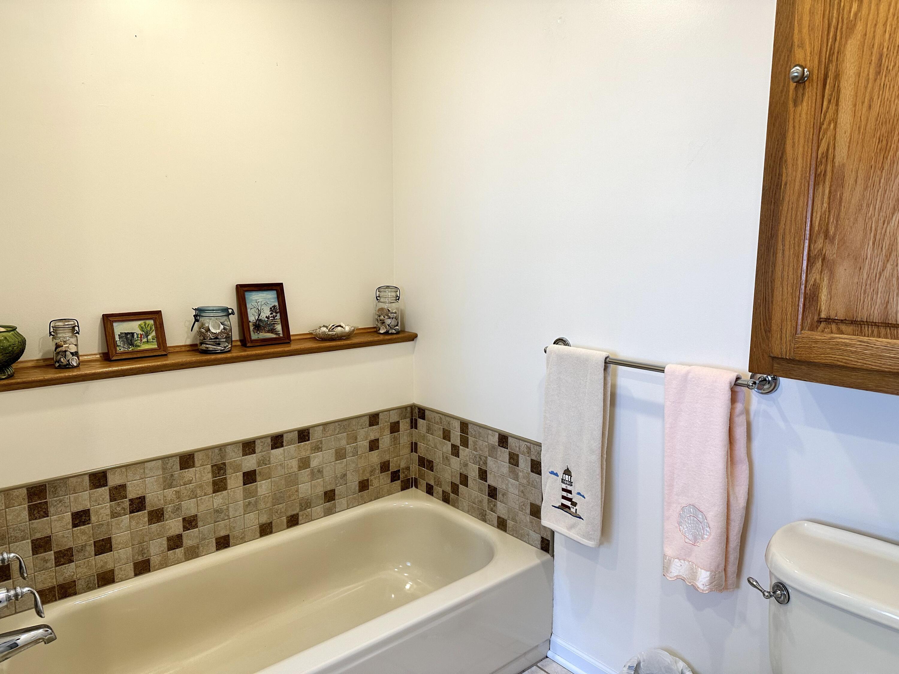 1527 South Kentwood Avenue Property Photo 15