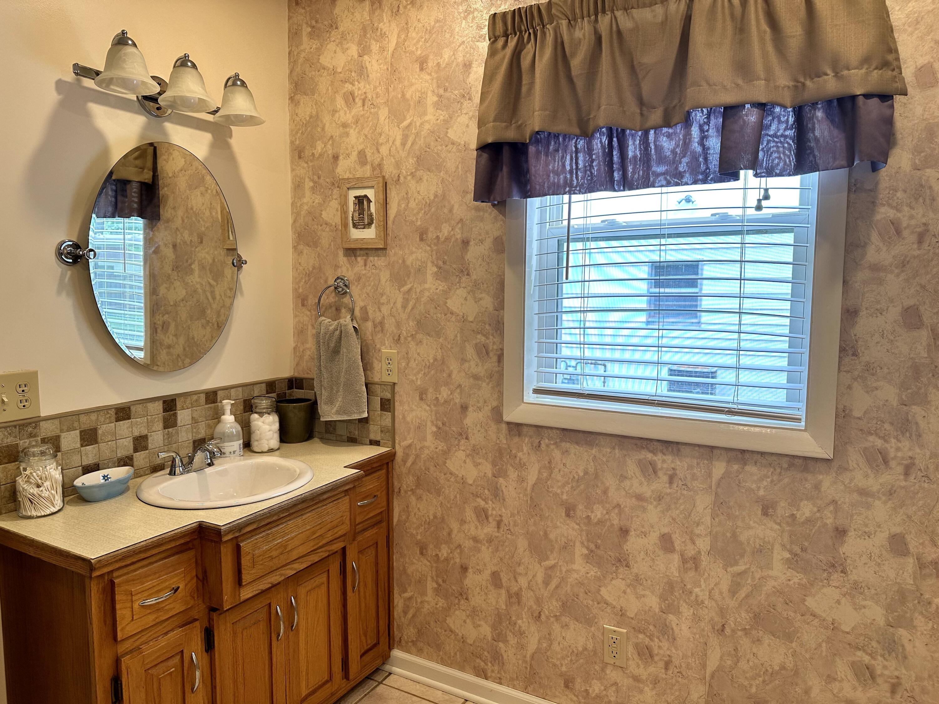 1527 South Kentwood Avenue Property Photo 16