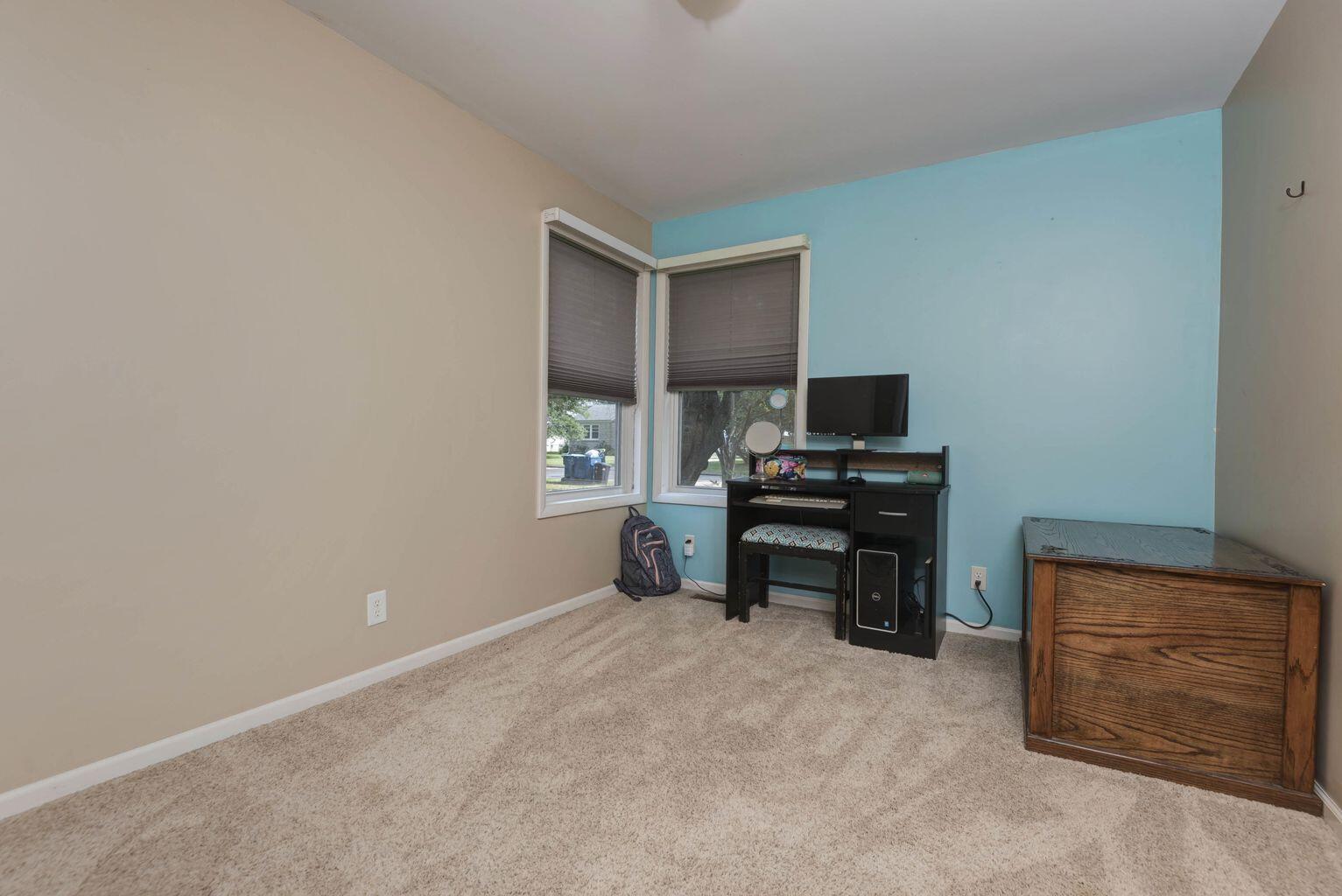 1527 South Kentwood Avenue Property Photo 17