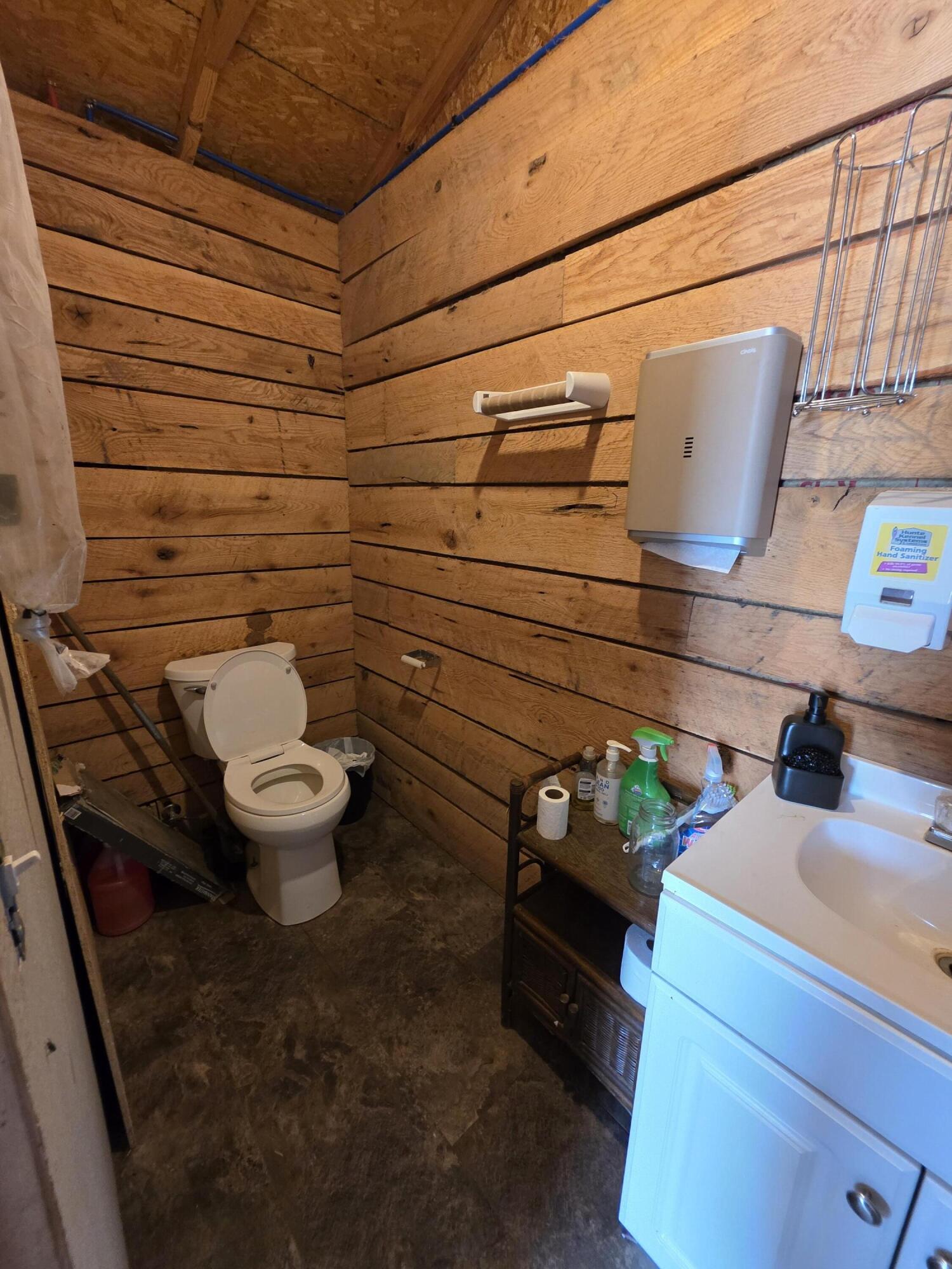 6203 Williams Road Property Photo 5