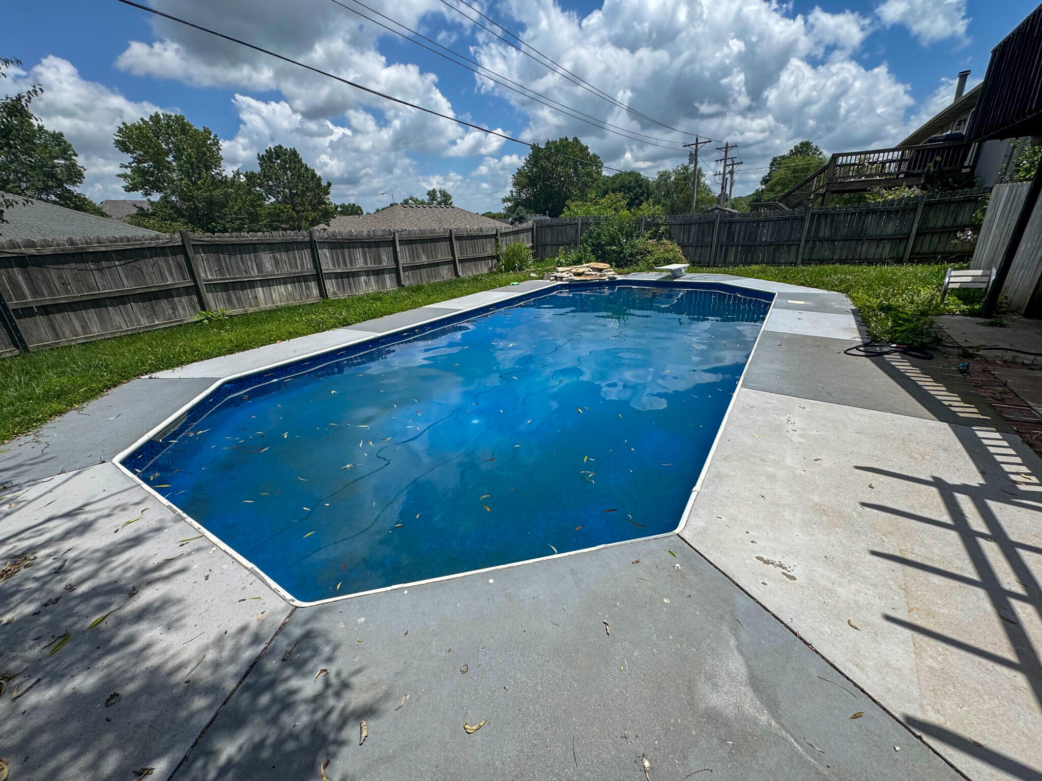 617 East Southeast Hills Court Property Photo 3