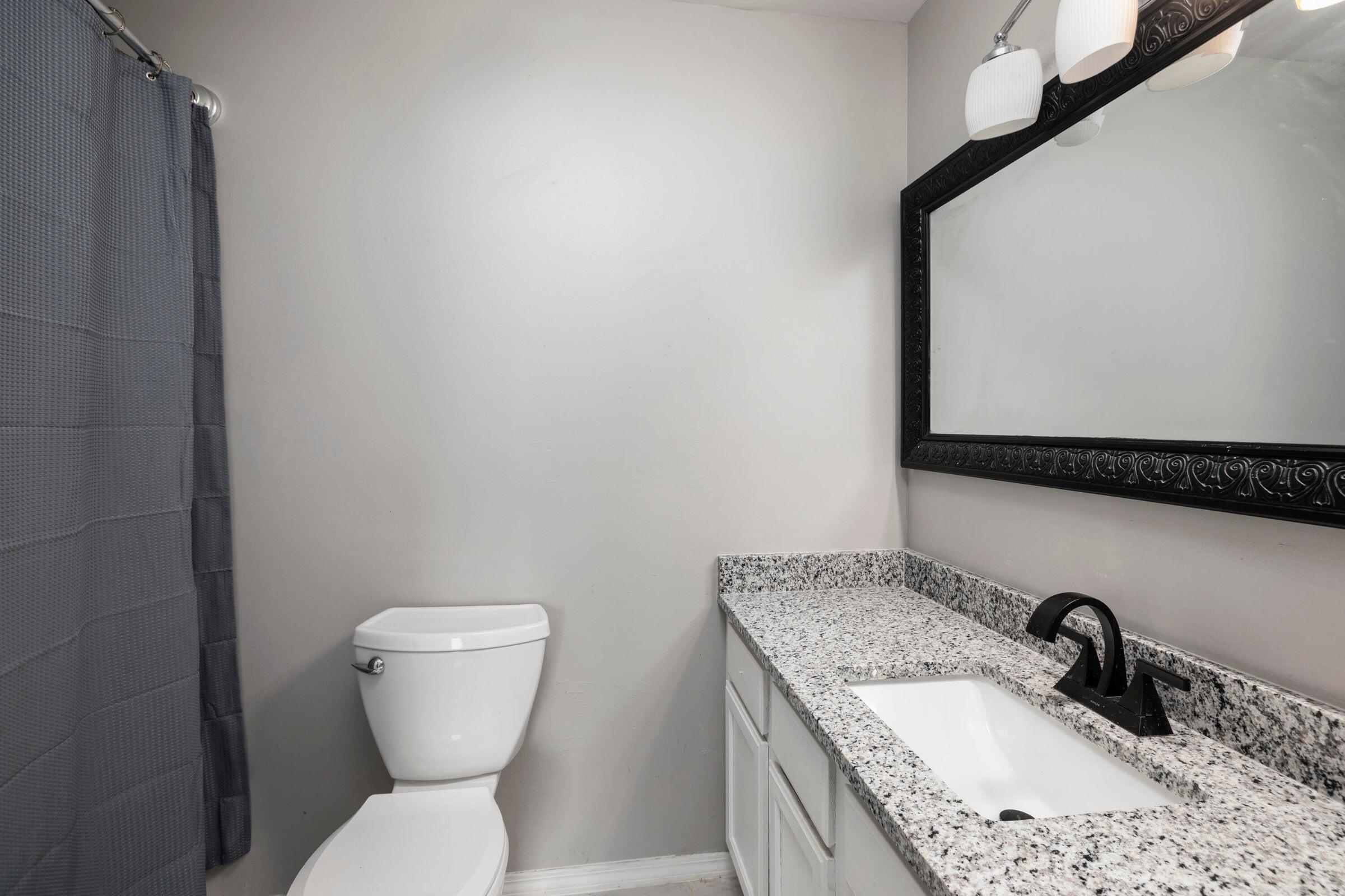 617 East Southeast Hills Court Property Photo 10