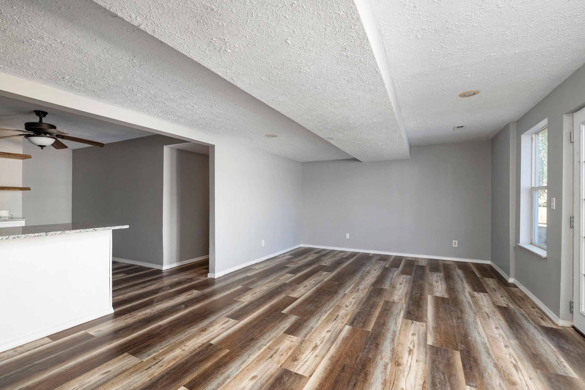 617 East Southeast Hills Court Property Photo 27