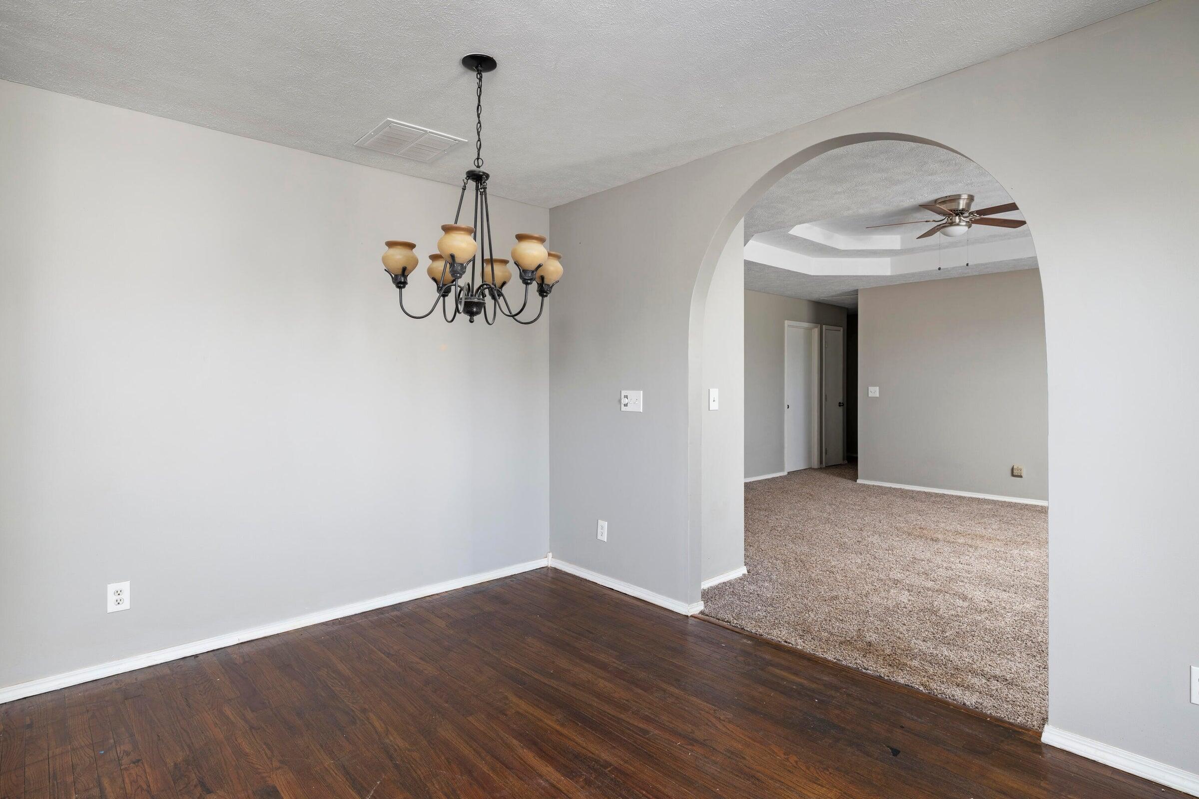 617 East Southeast Hills Court Property Photo 31