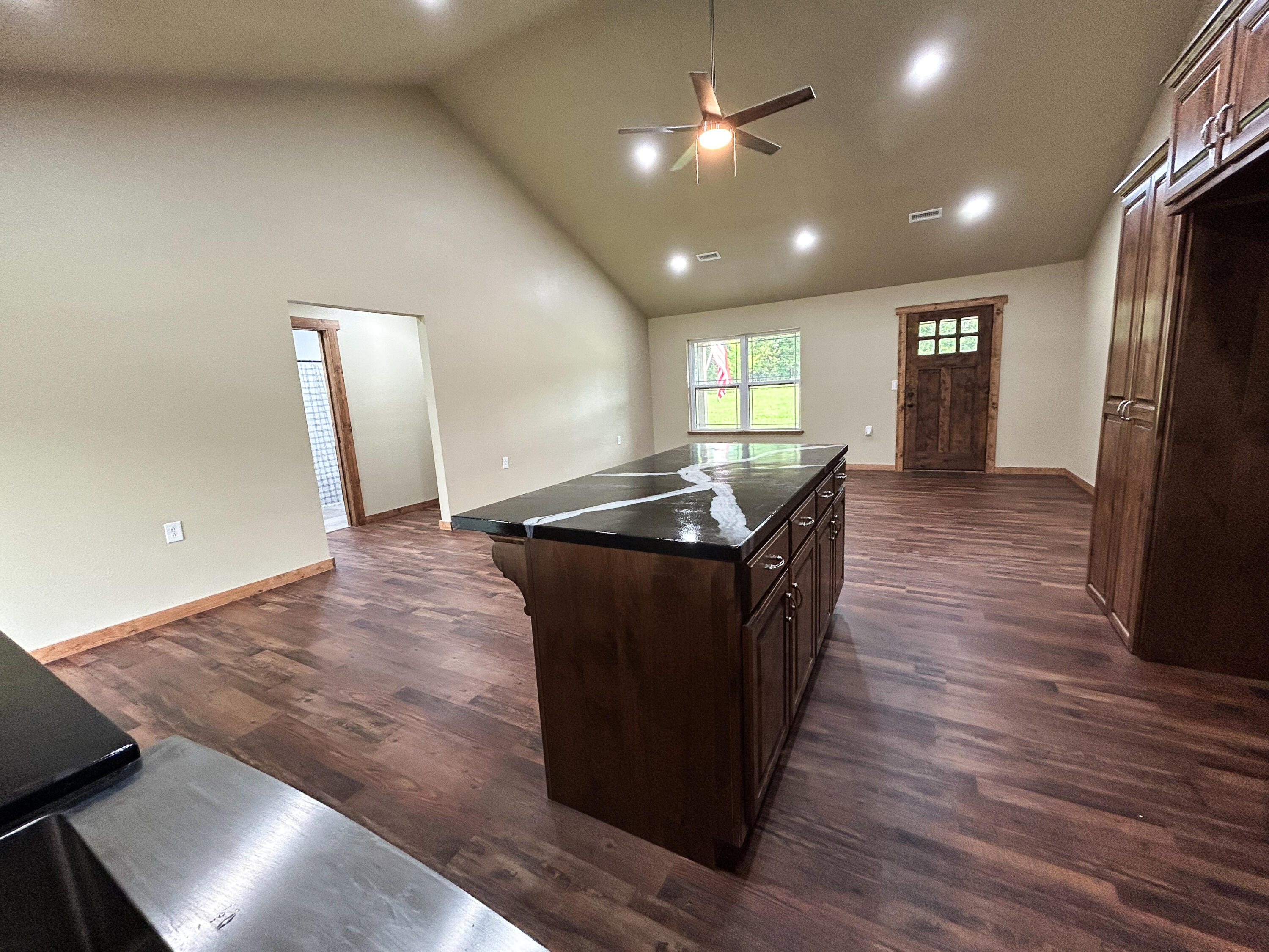 19040 Norway Road Property Photo 2