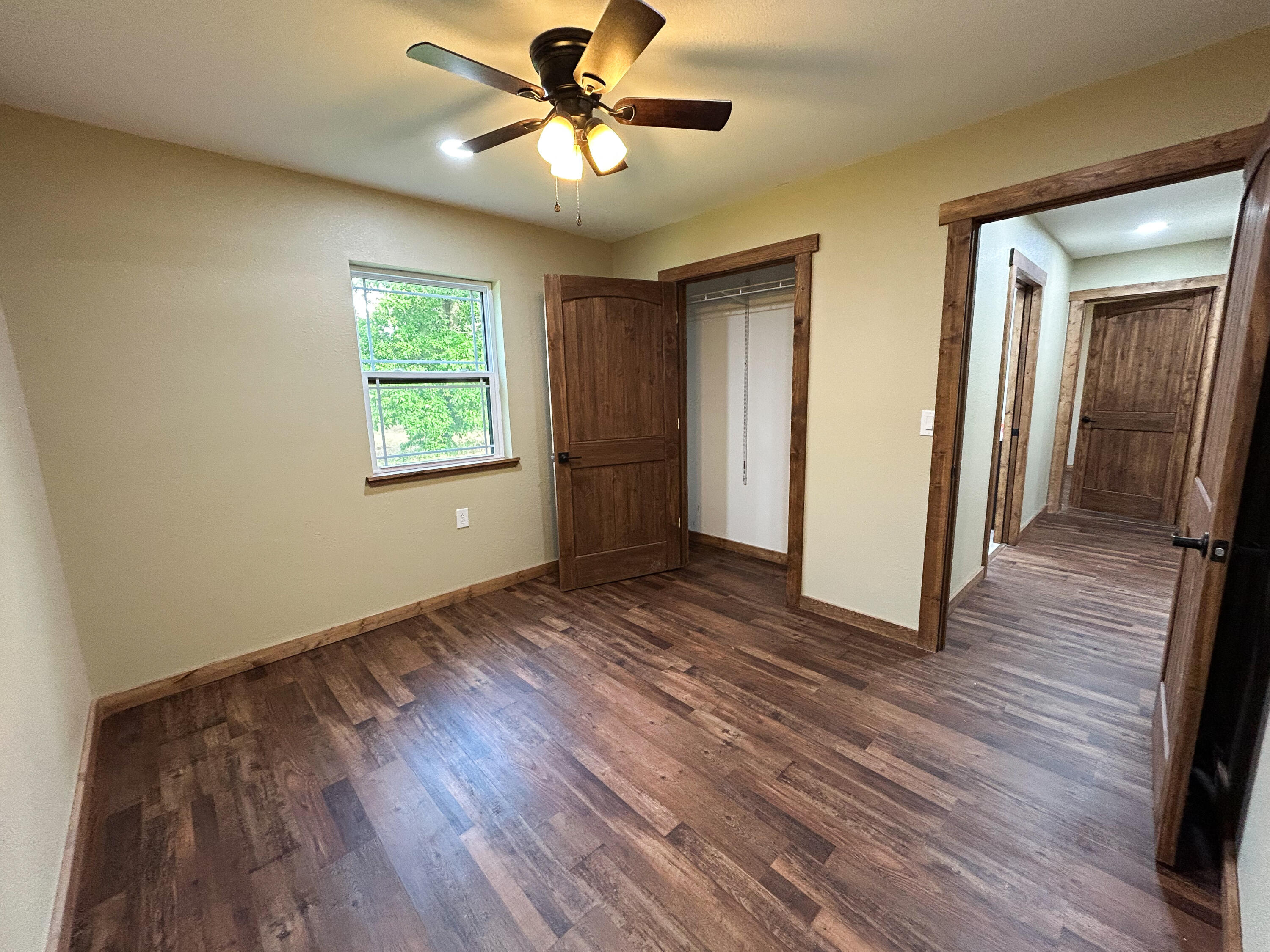 19040 Norway Road Property Photo 6