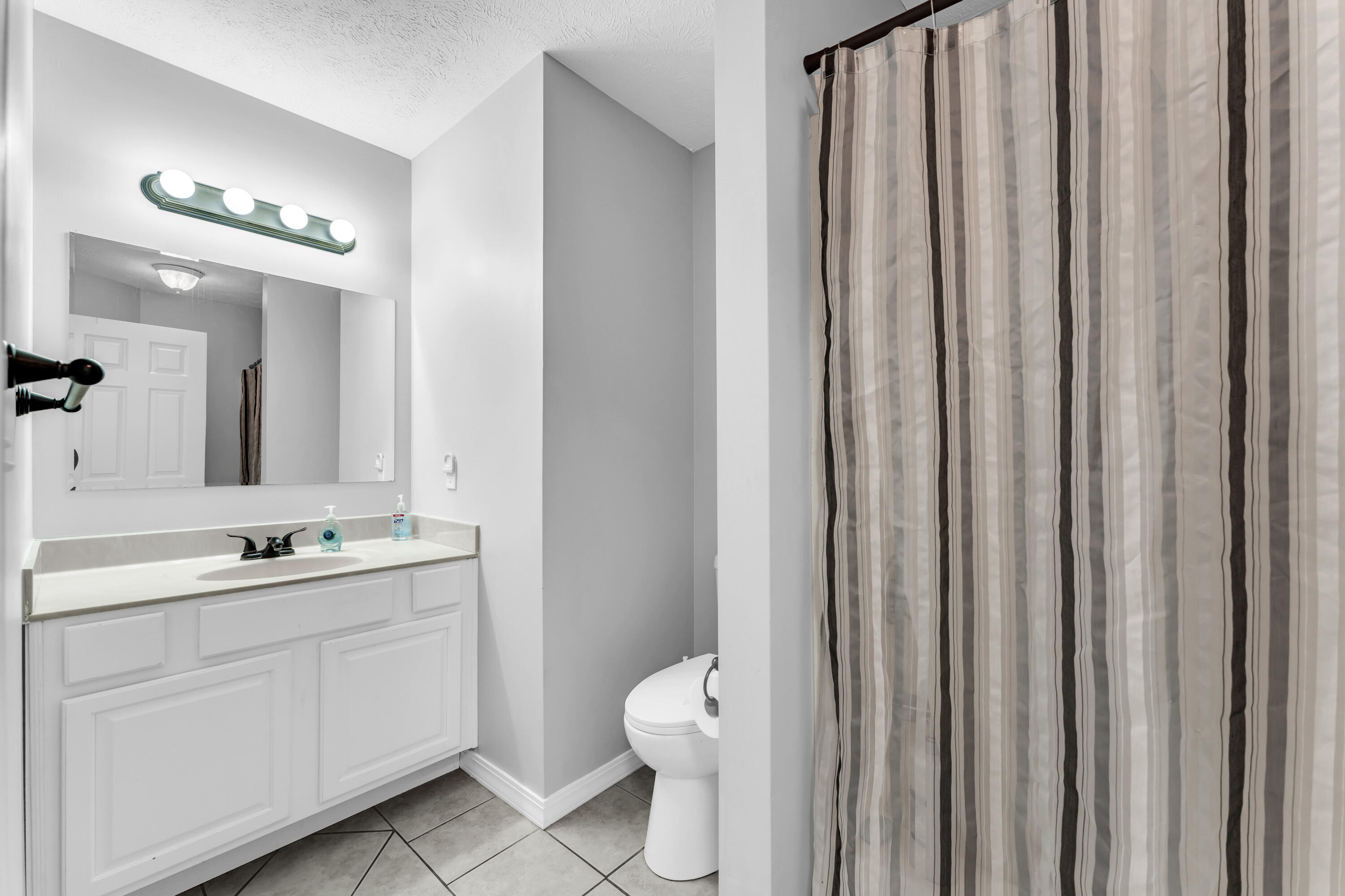 1108 East Robin Street Property Photo 13