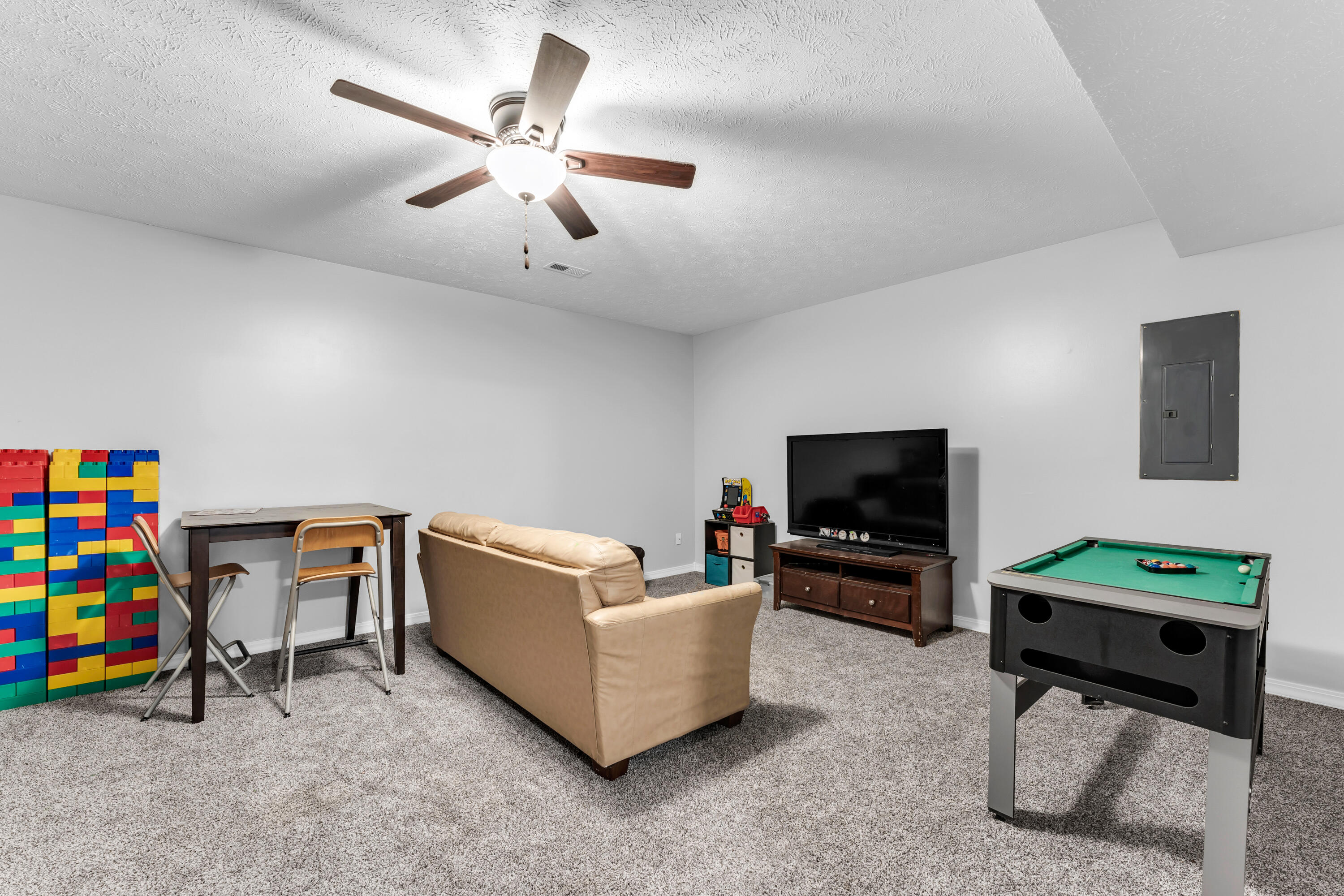 1108 East Robin Street Property Photo 28