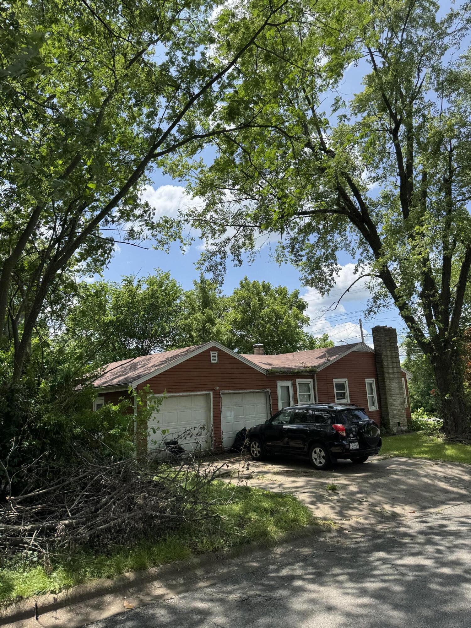 1700 South Fort Avenue Property Photo 2