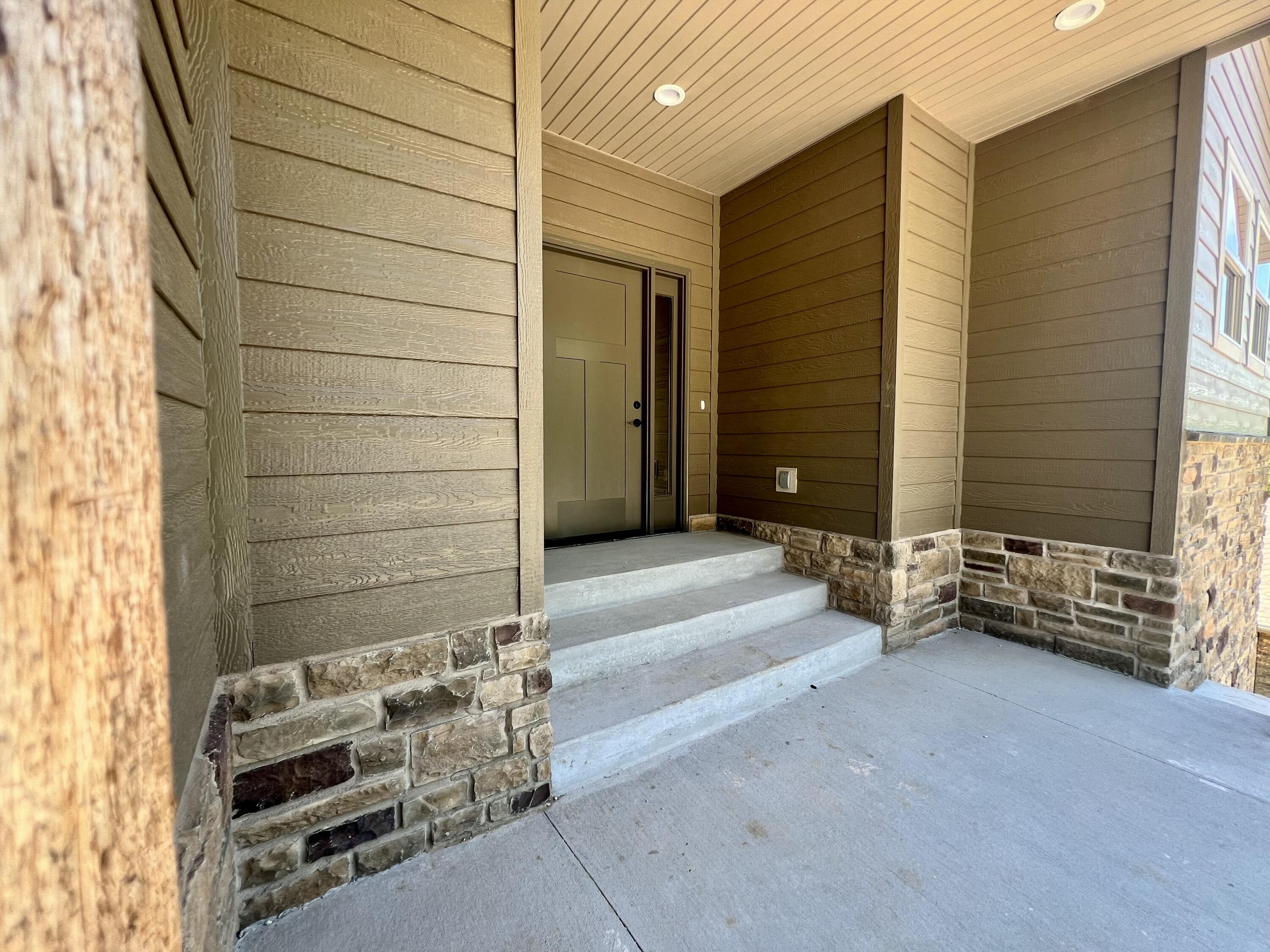 409 Silverwood Circle Property Photo 3