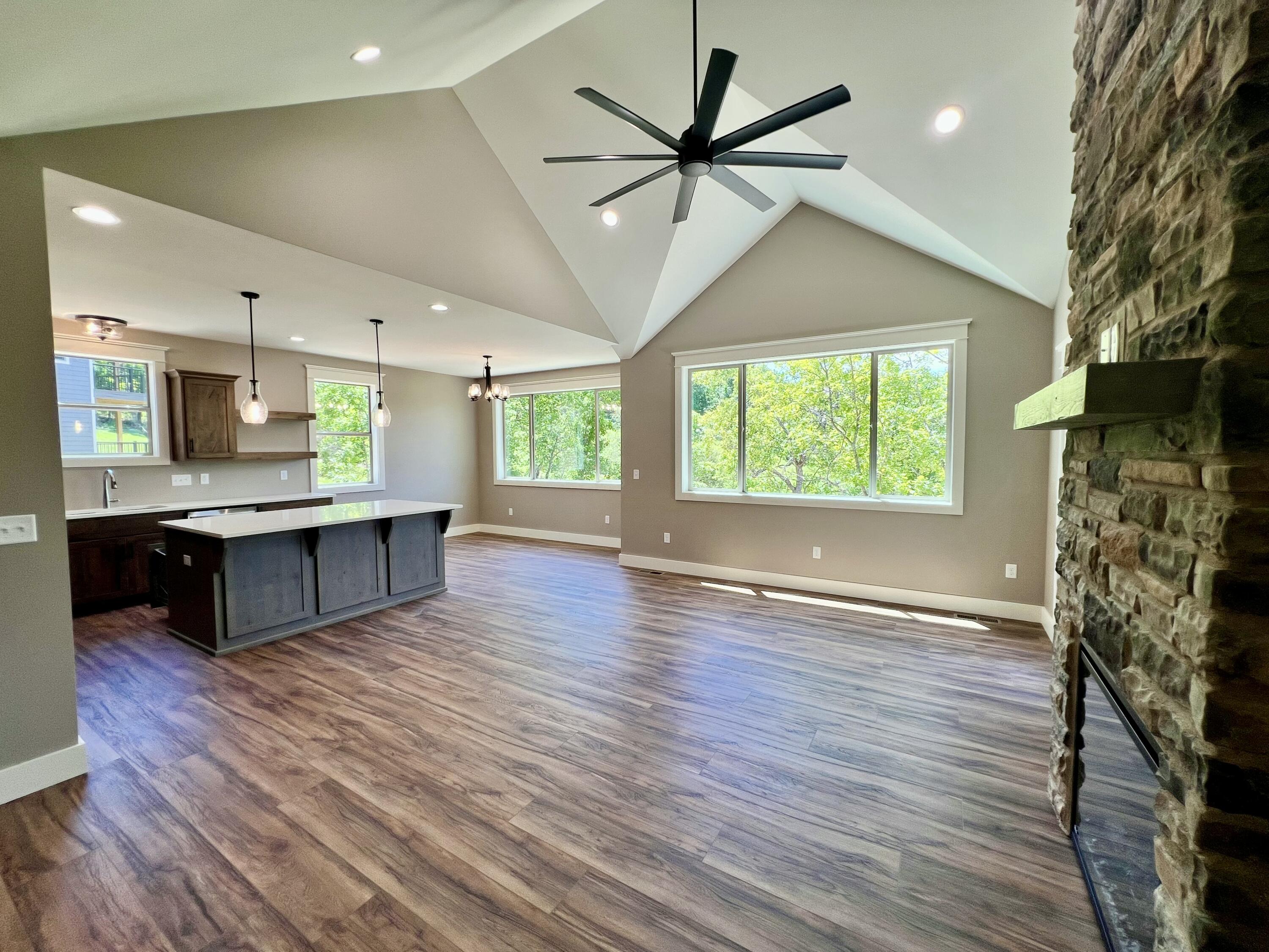 409 Silverwood Circle Property Photo 5