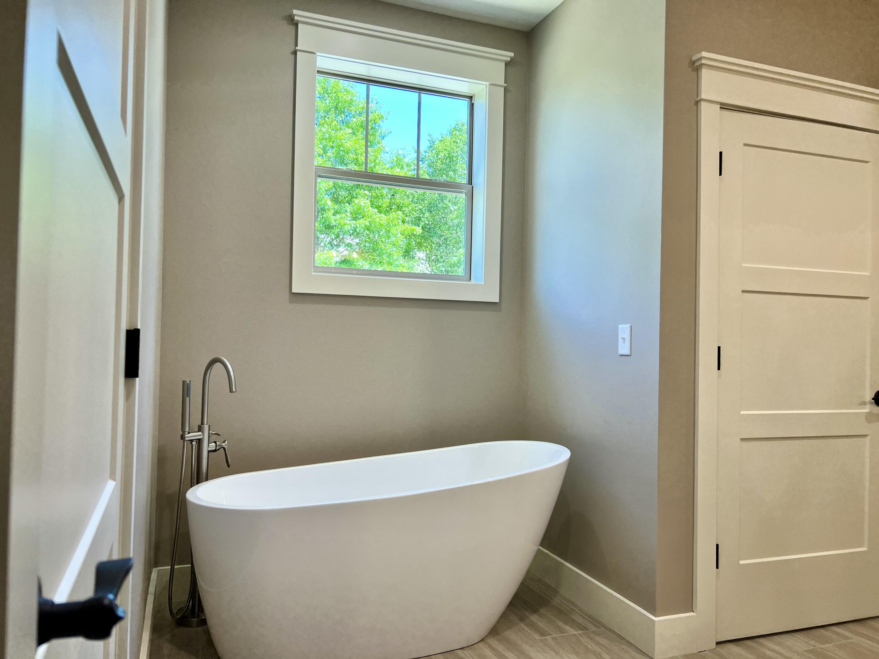 409 Silverwood Circle Property Photo 18