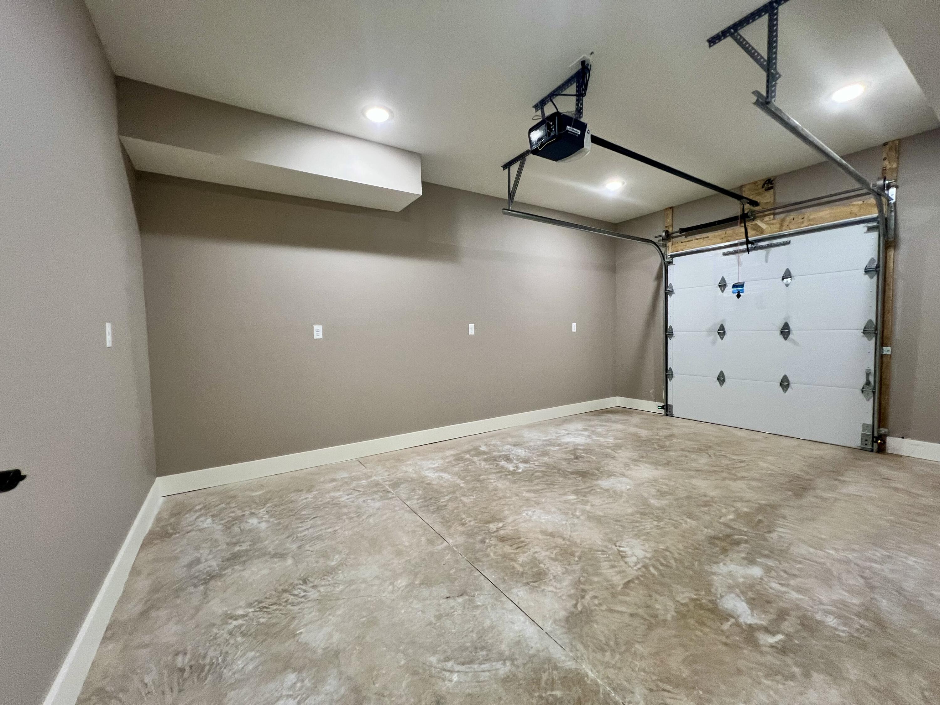 409 Silverwood Circle Property Photo 28