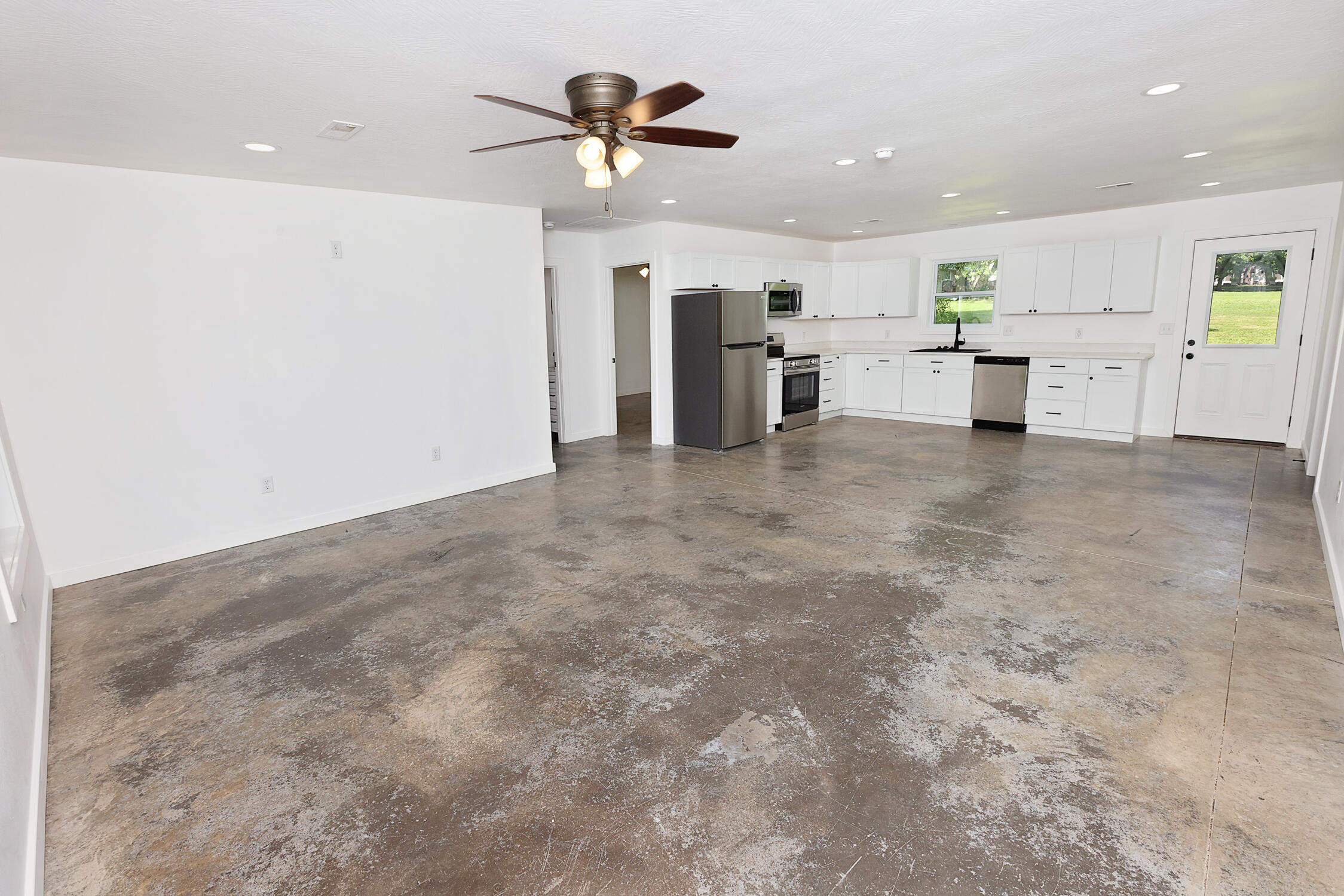 326 North Olive Street Property Photo 2