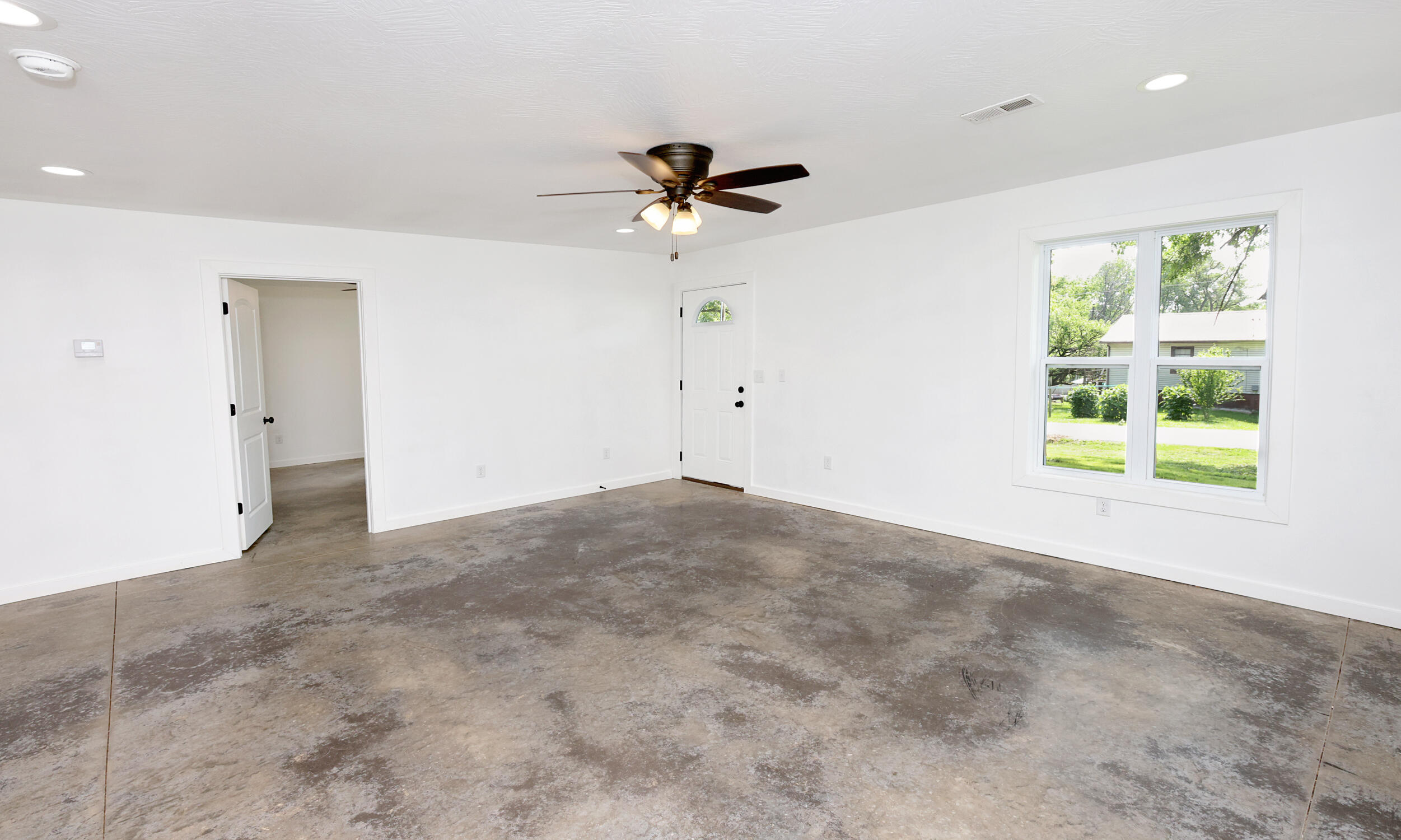 326 North Olive Street Property Photo 4