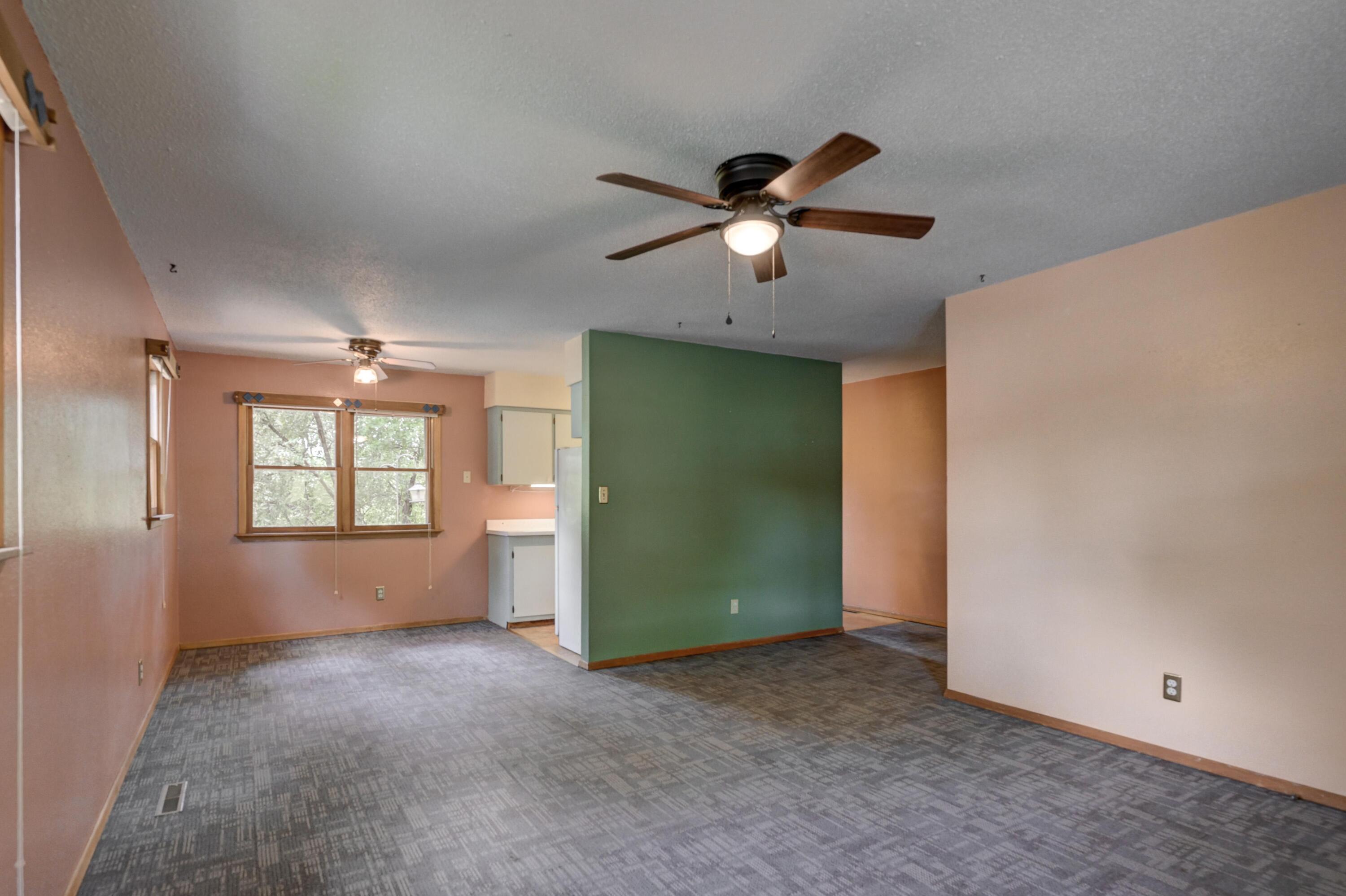 1507 Hilldale Drive Property Photo 5