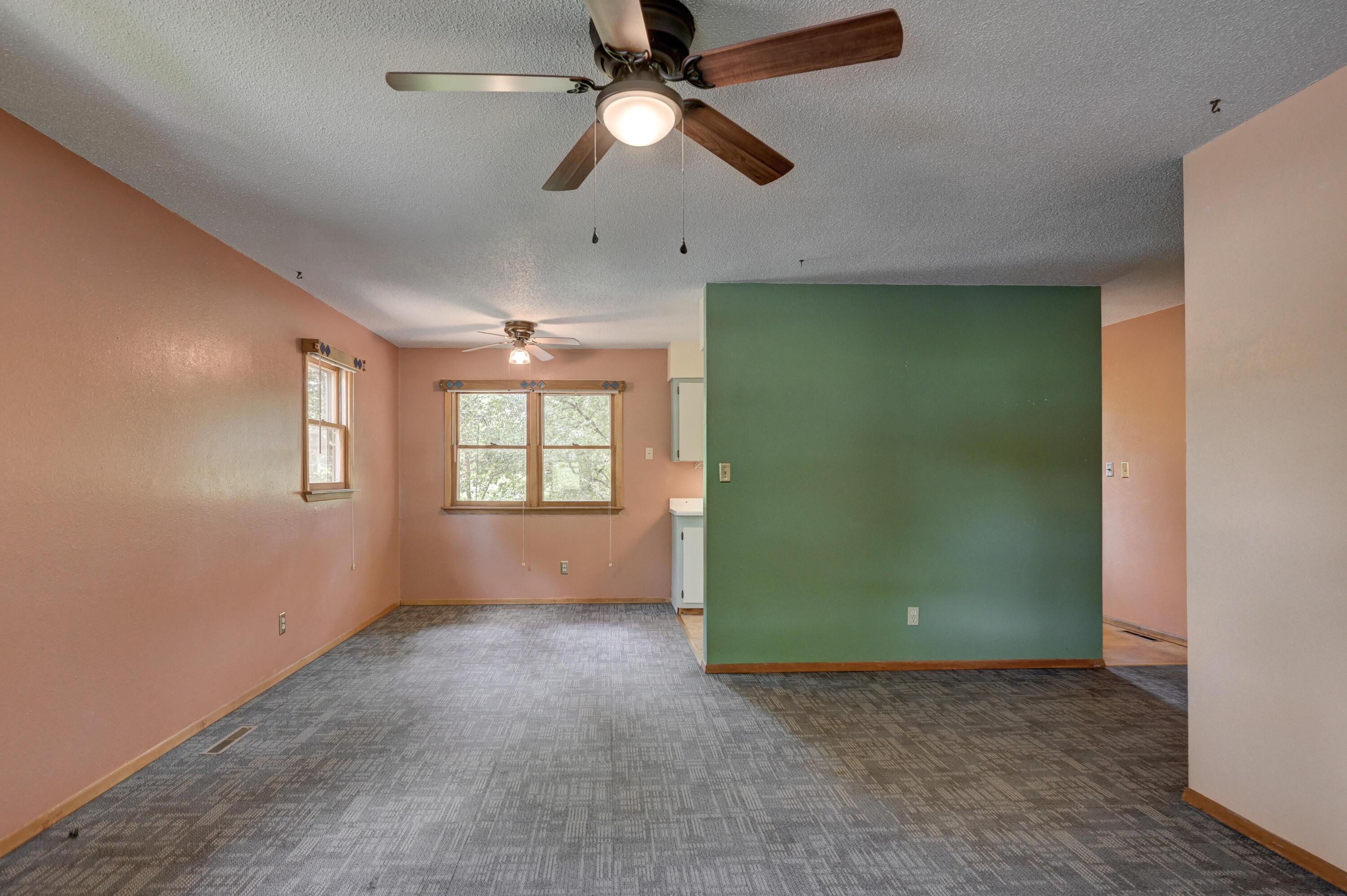 1507 Hilldale Drive Property Photo 6