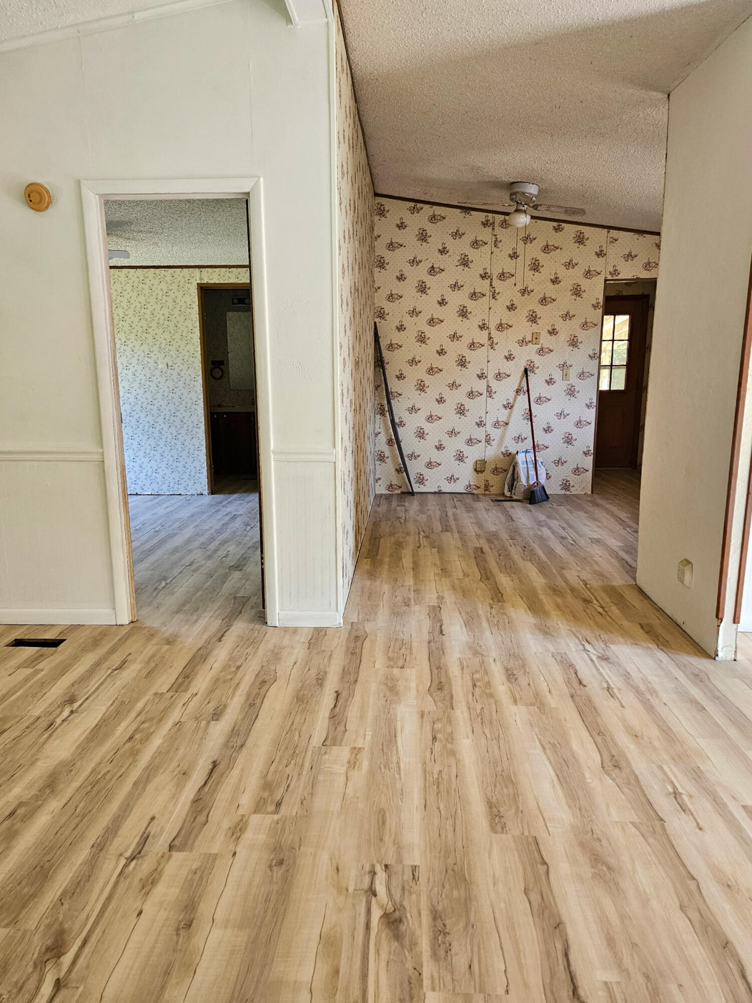 998 Post Oak Property Photo 8