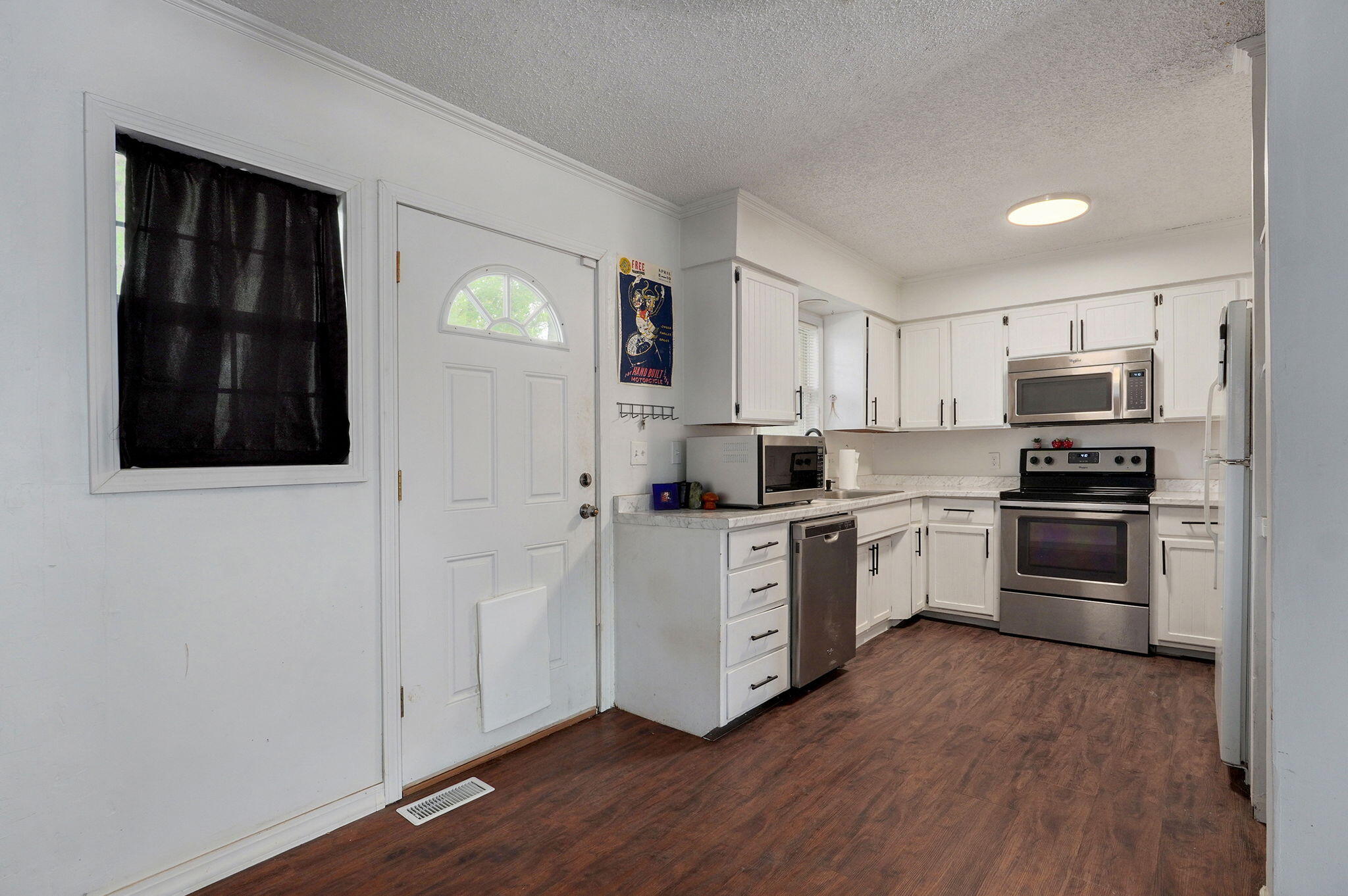 1936 North Golden Avenue Property Photo 8