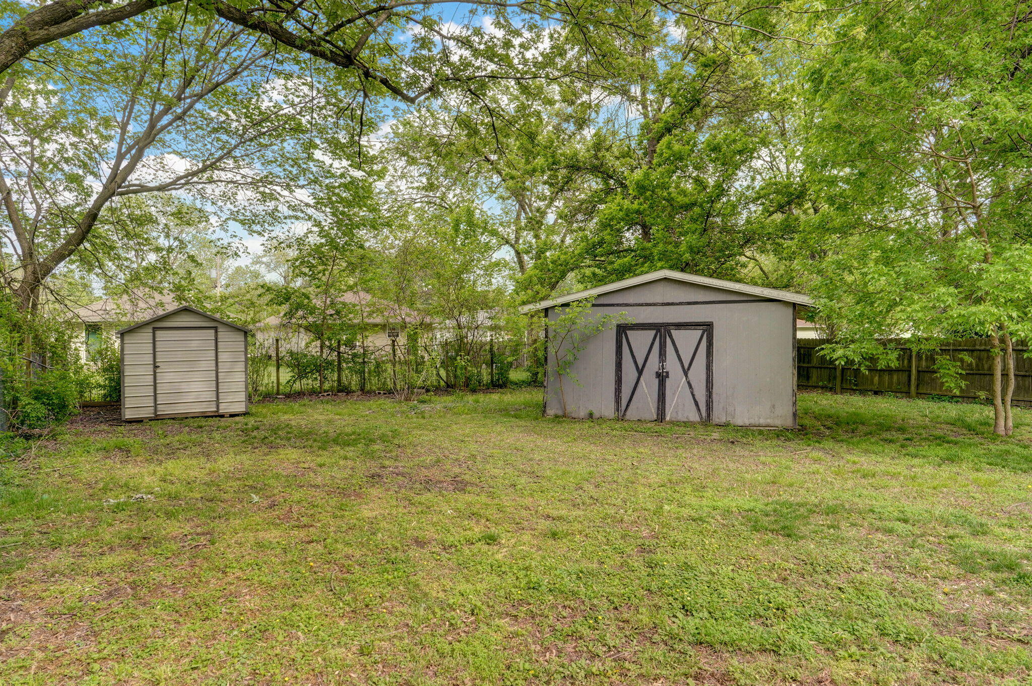 1936 North Golden Avenue Property Photo 22