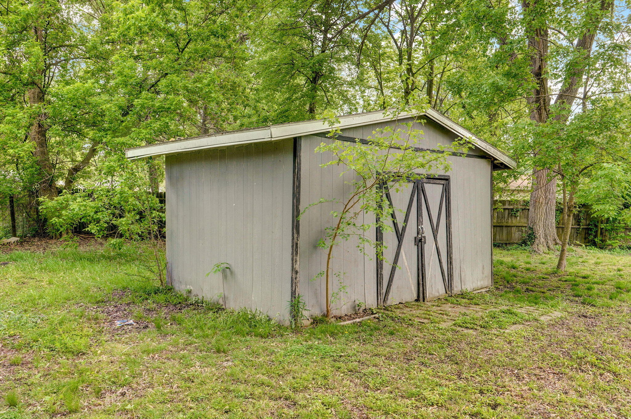 1936 North Golden Avenue Property Photo 24