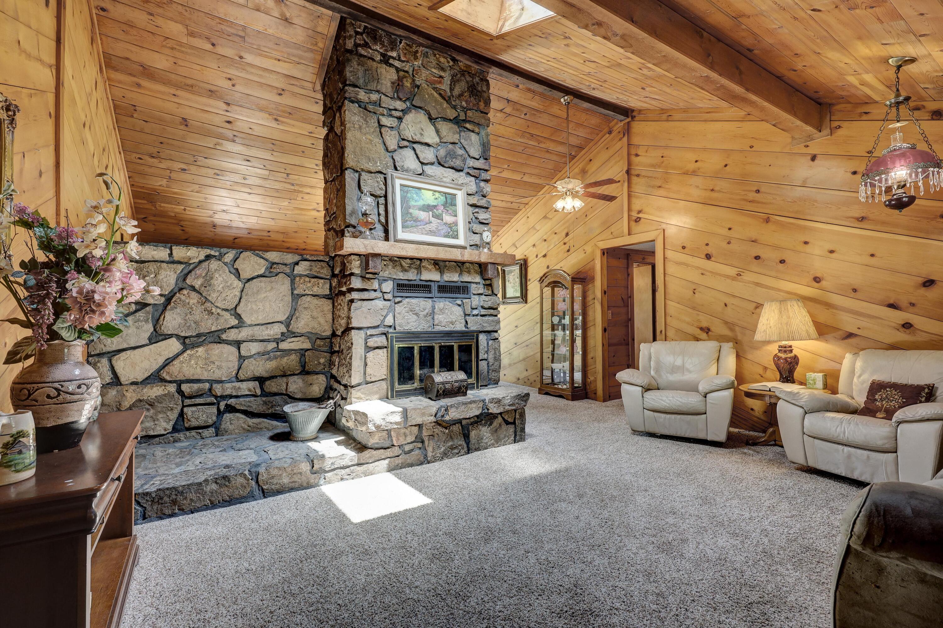 11281 Southeast Bagdad Road Property Photo 3