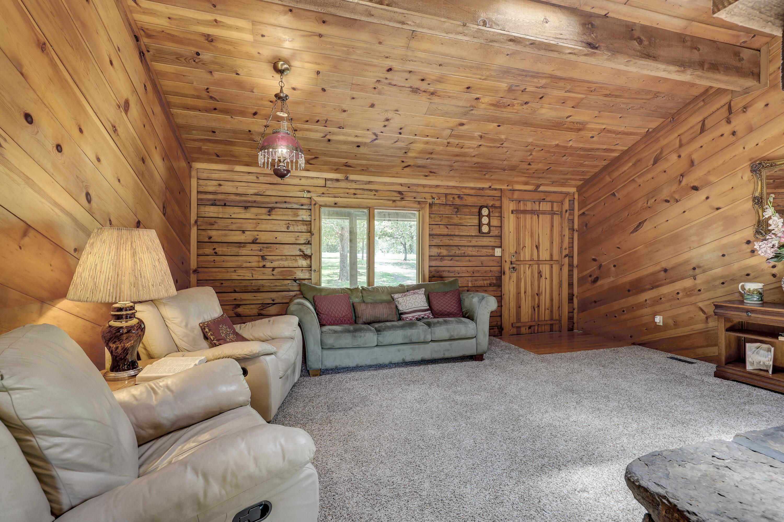 11281 Southeast Bagdad Road Property Photo 4