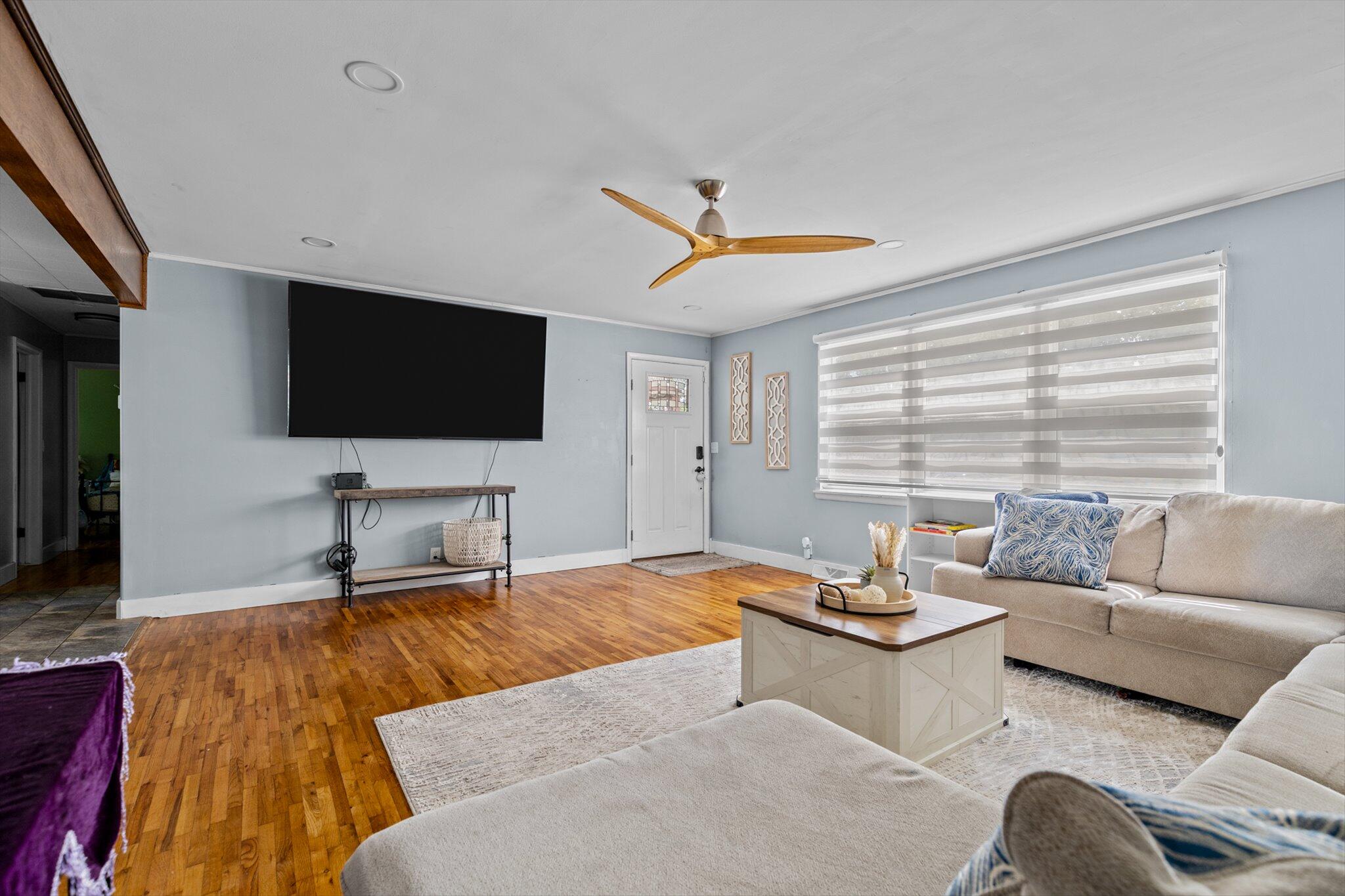 1103 4th Street Property Photo 4