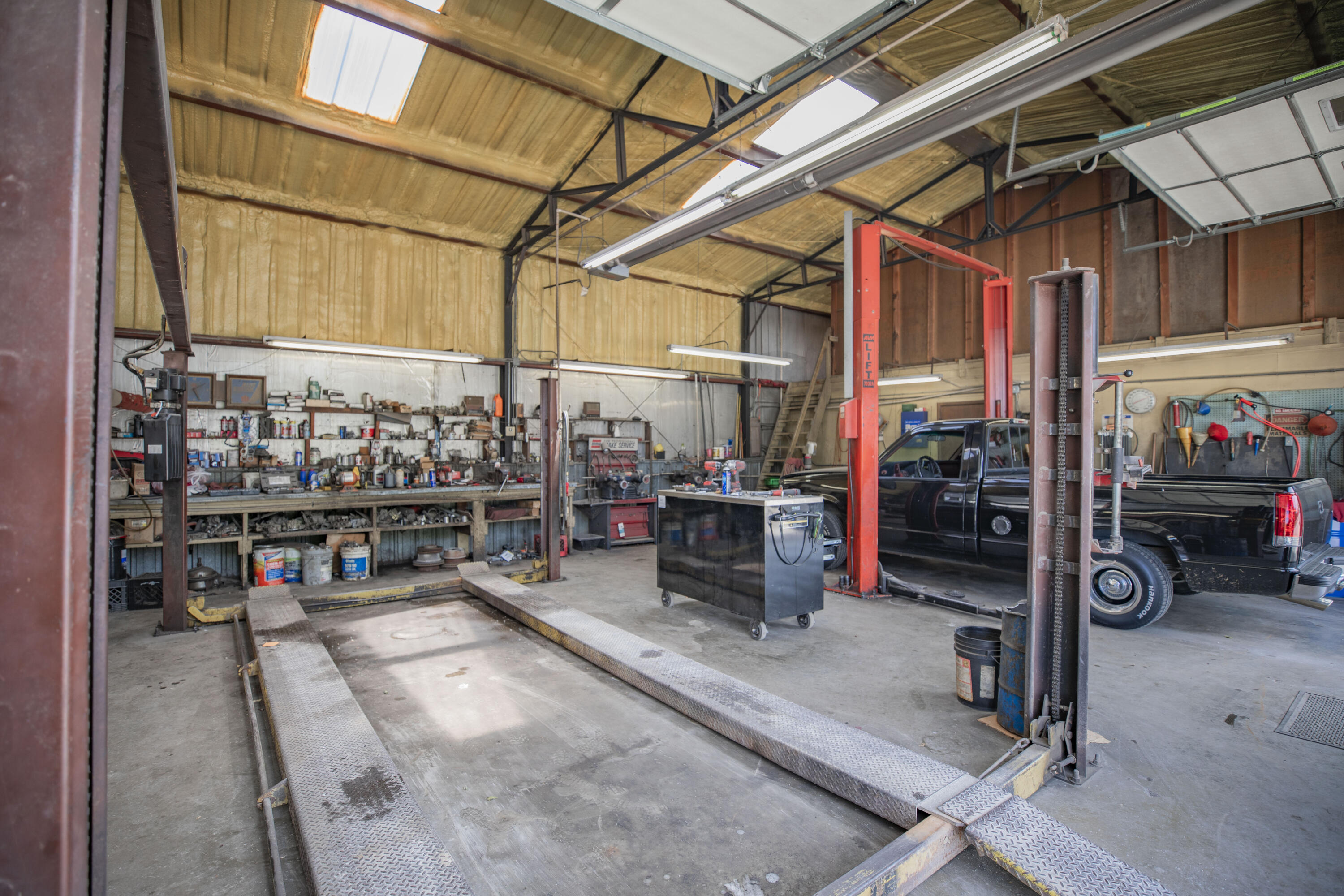 1114 West Broadway Street Property Photo 13