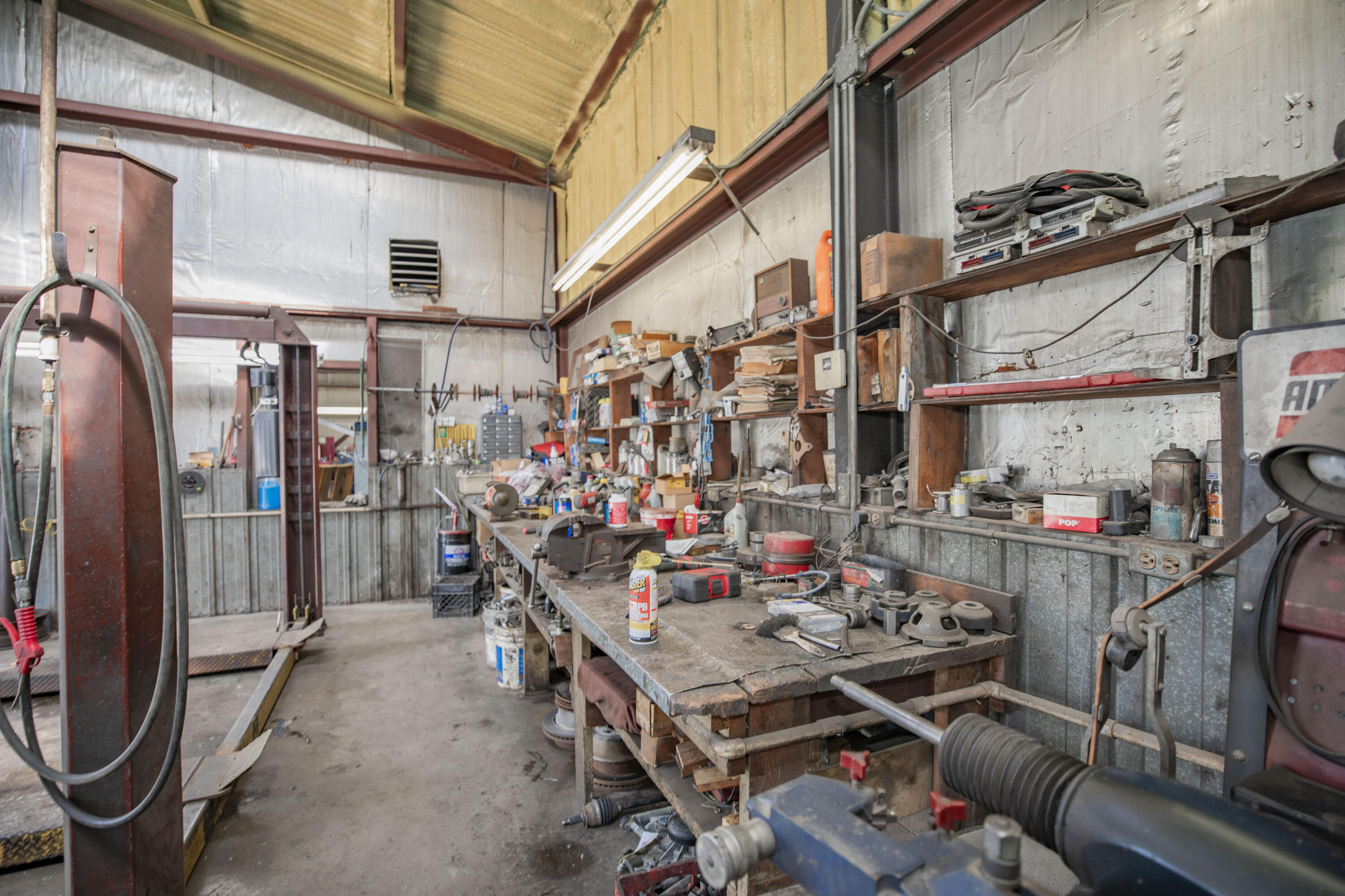 1114 West Broadway Street Property Photo 17