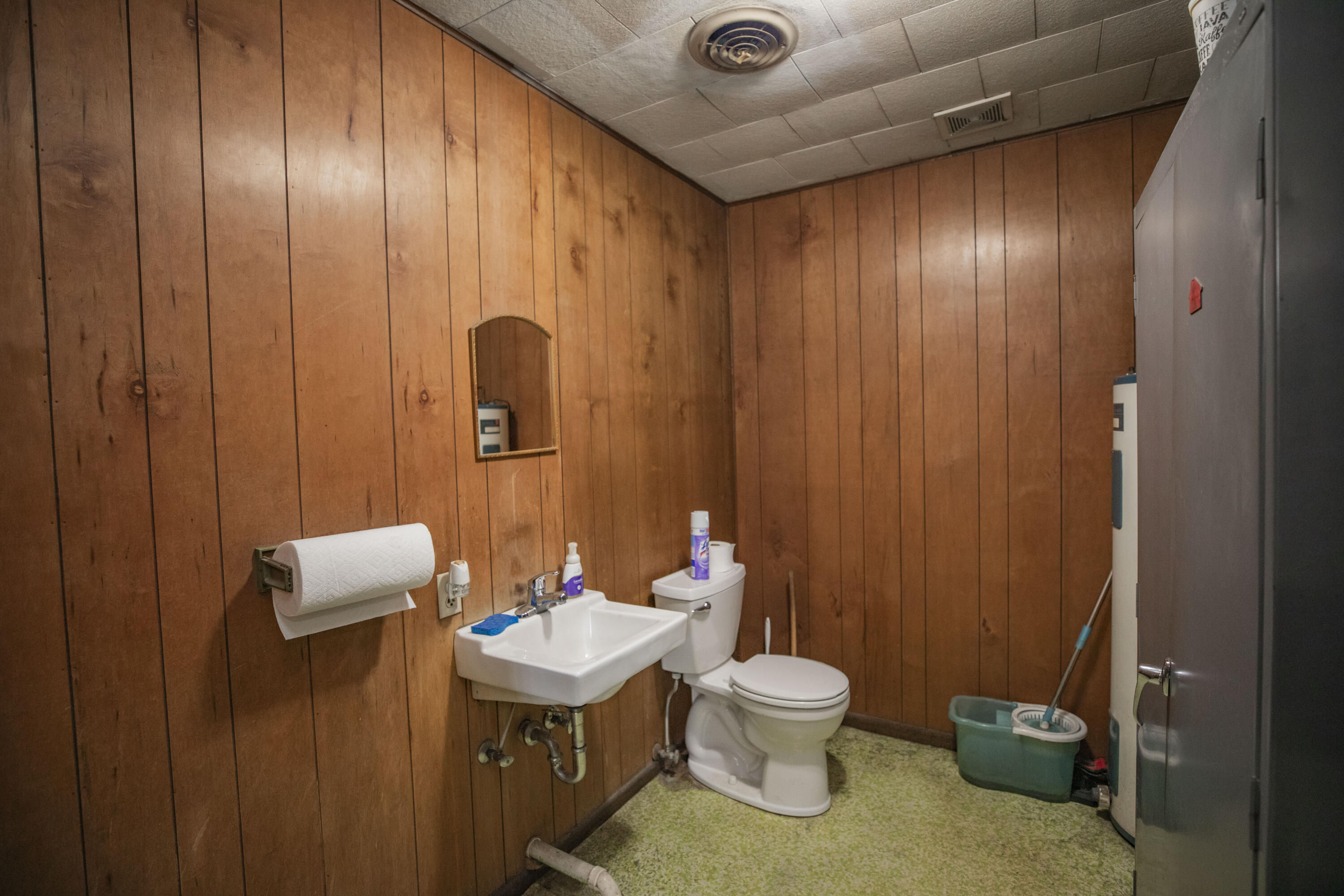 1114 West Broadway Street Property Photo 25