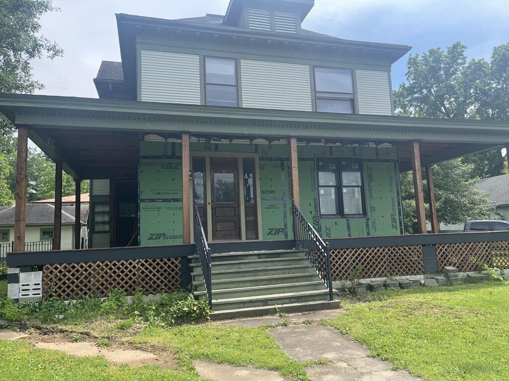 415 West Mccord Street Property Photo 1