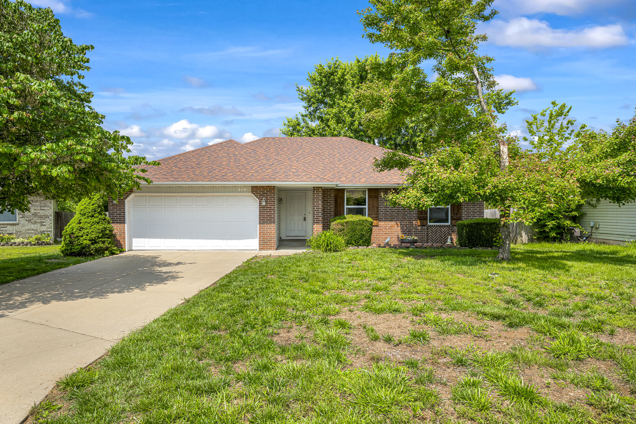 849 South Mahn Avenue Property Photo 1