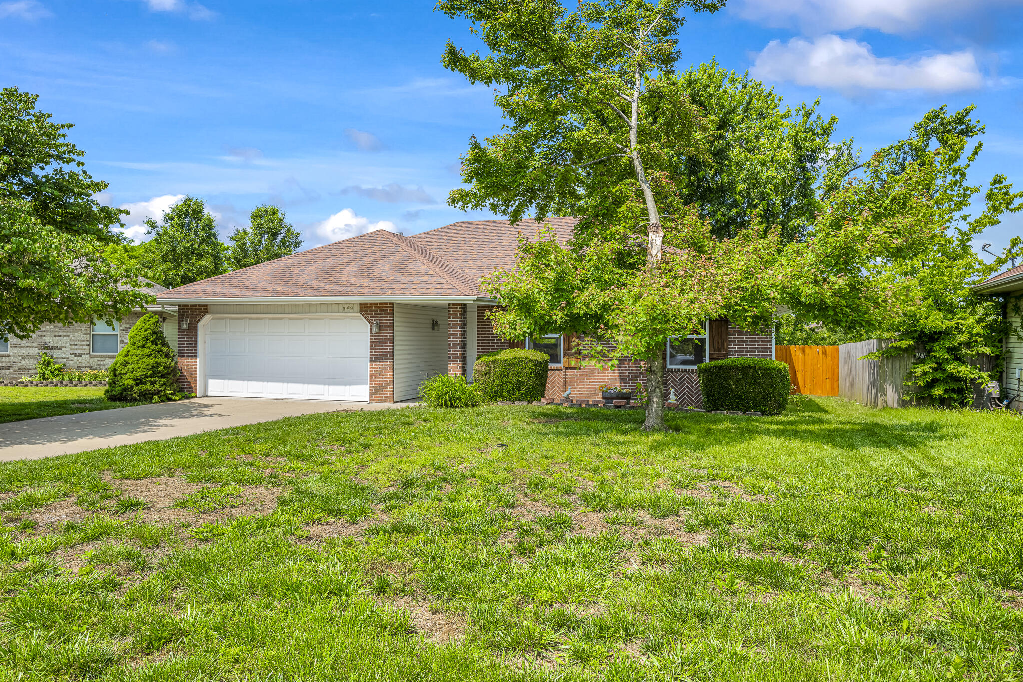849 South Mahn Avenue Property Photo 2