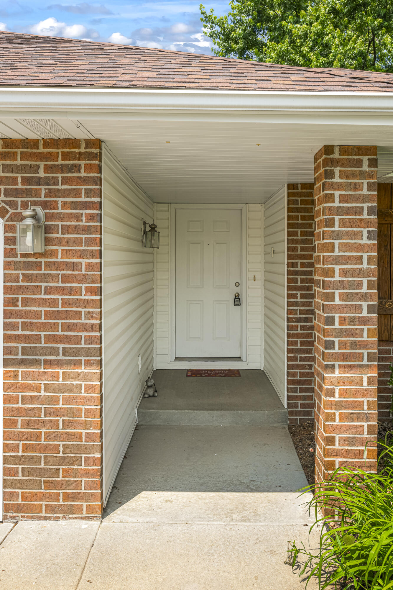 849 South Mahn Avenue Property Photo 3
