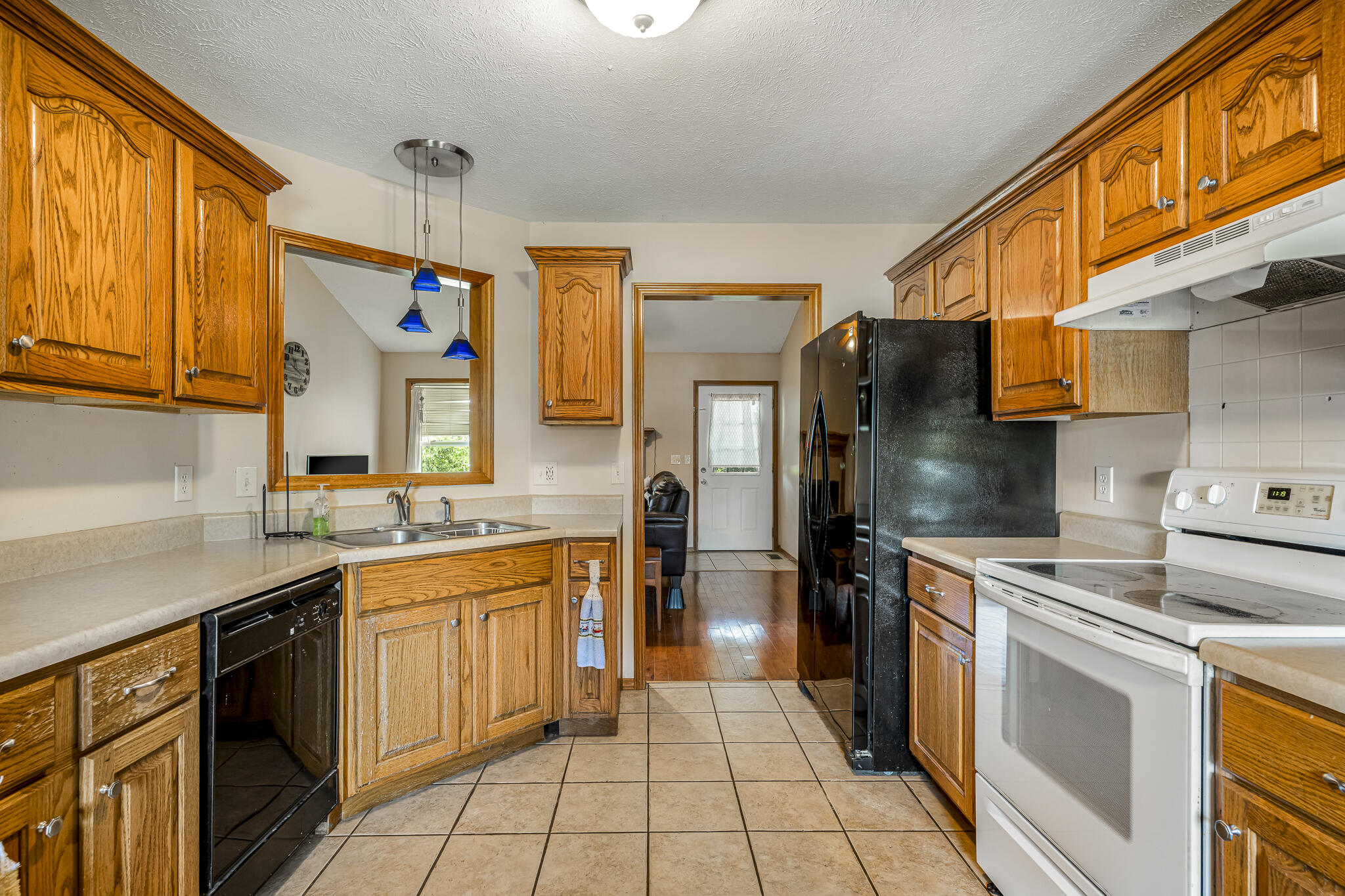 849 South Mahn Avenue Property Photo 4