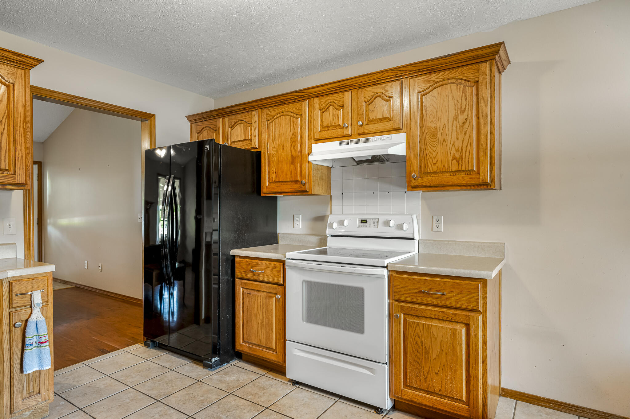 849 South Mahn Avenue Property Photo 6