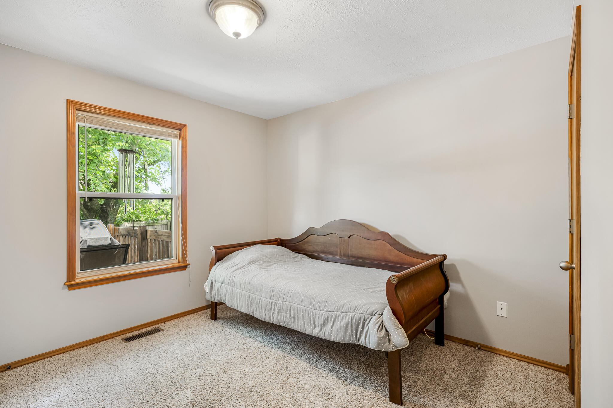 849 South Mahn Avenue Property Photo 14