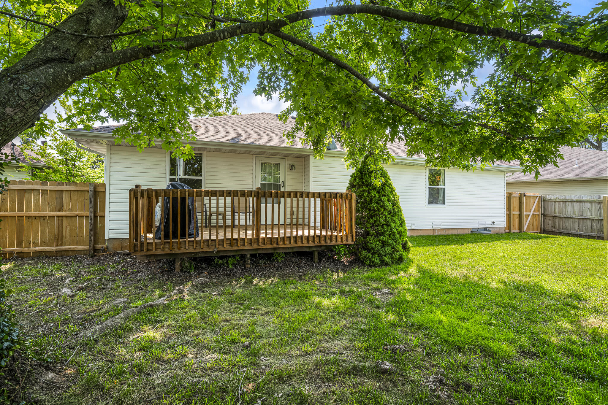 849 South Mahn Avenue Property Photo 19