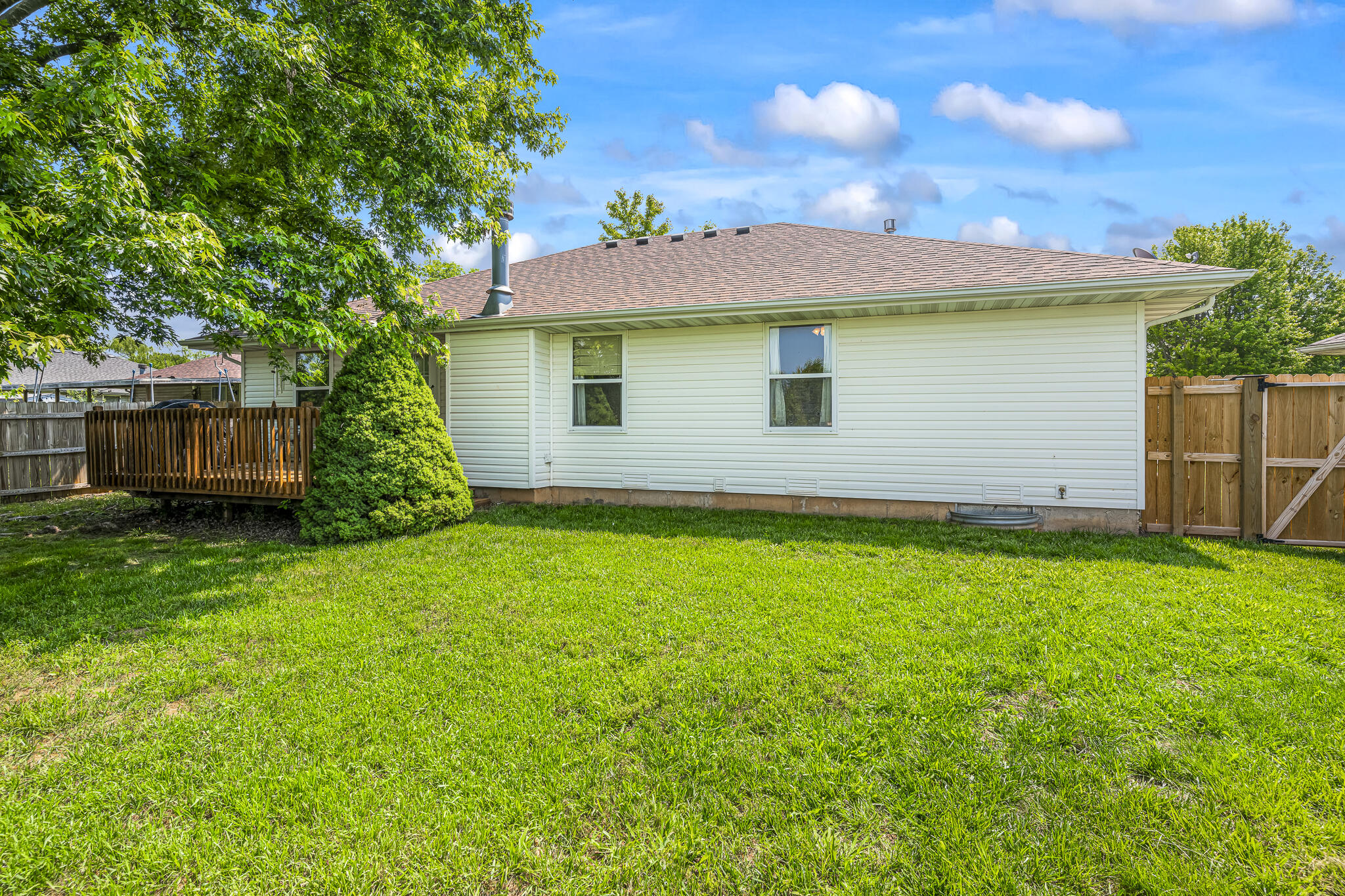 849 South Mahn Avenue Property Photo 20
