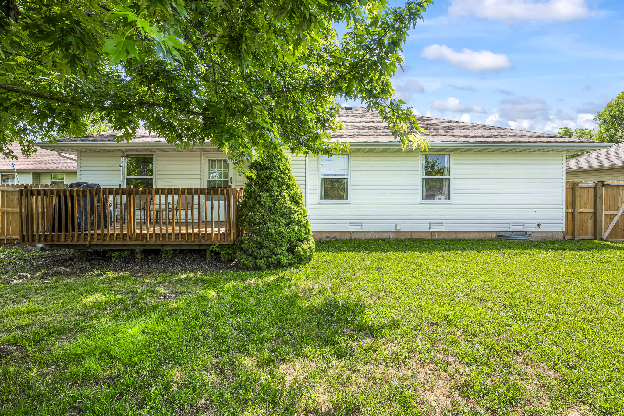 849 South Mahn Avenue Property Photo 21