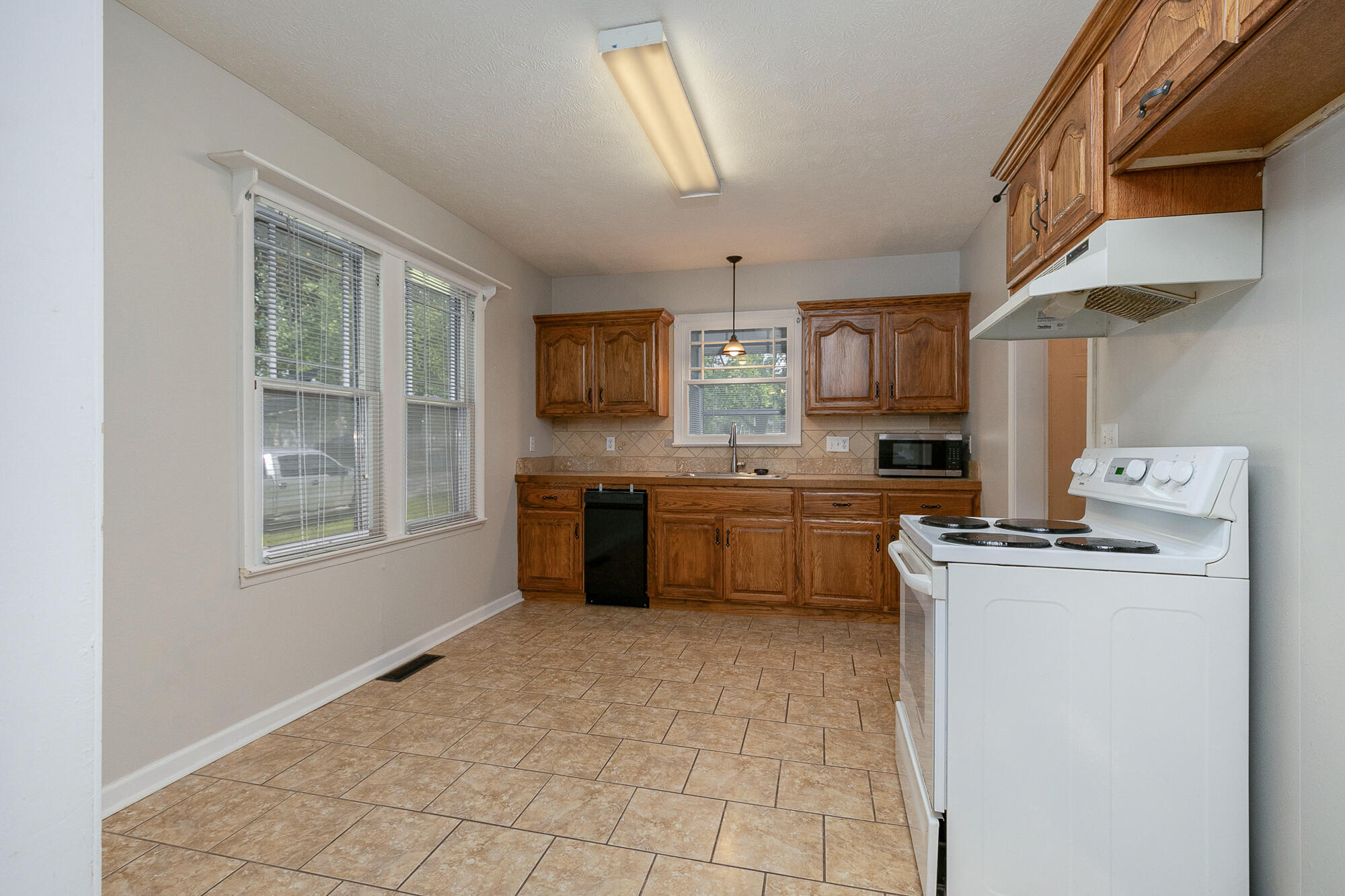 509 West Olive Street Property Photo 8