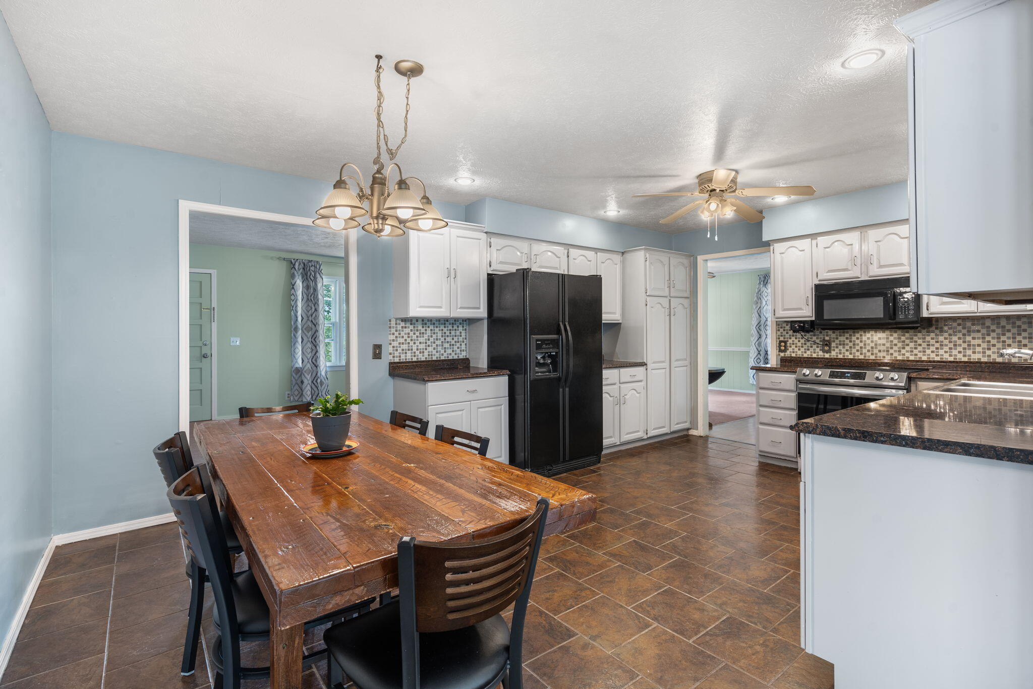 546 Cannon Ball Loop Property Photo 6
