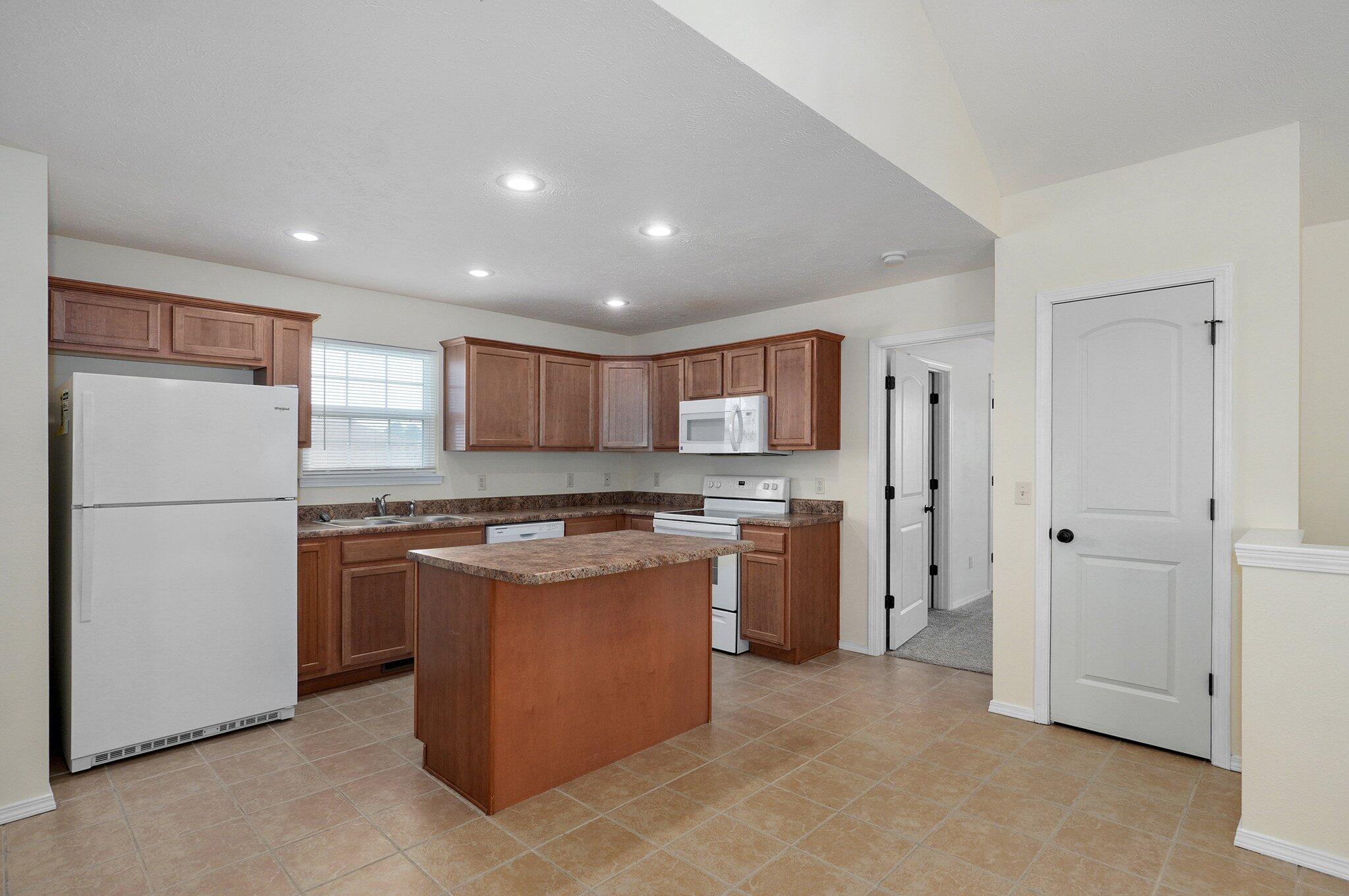 612-614 East Daniels Street Property Photo 8