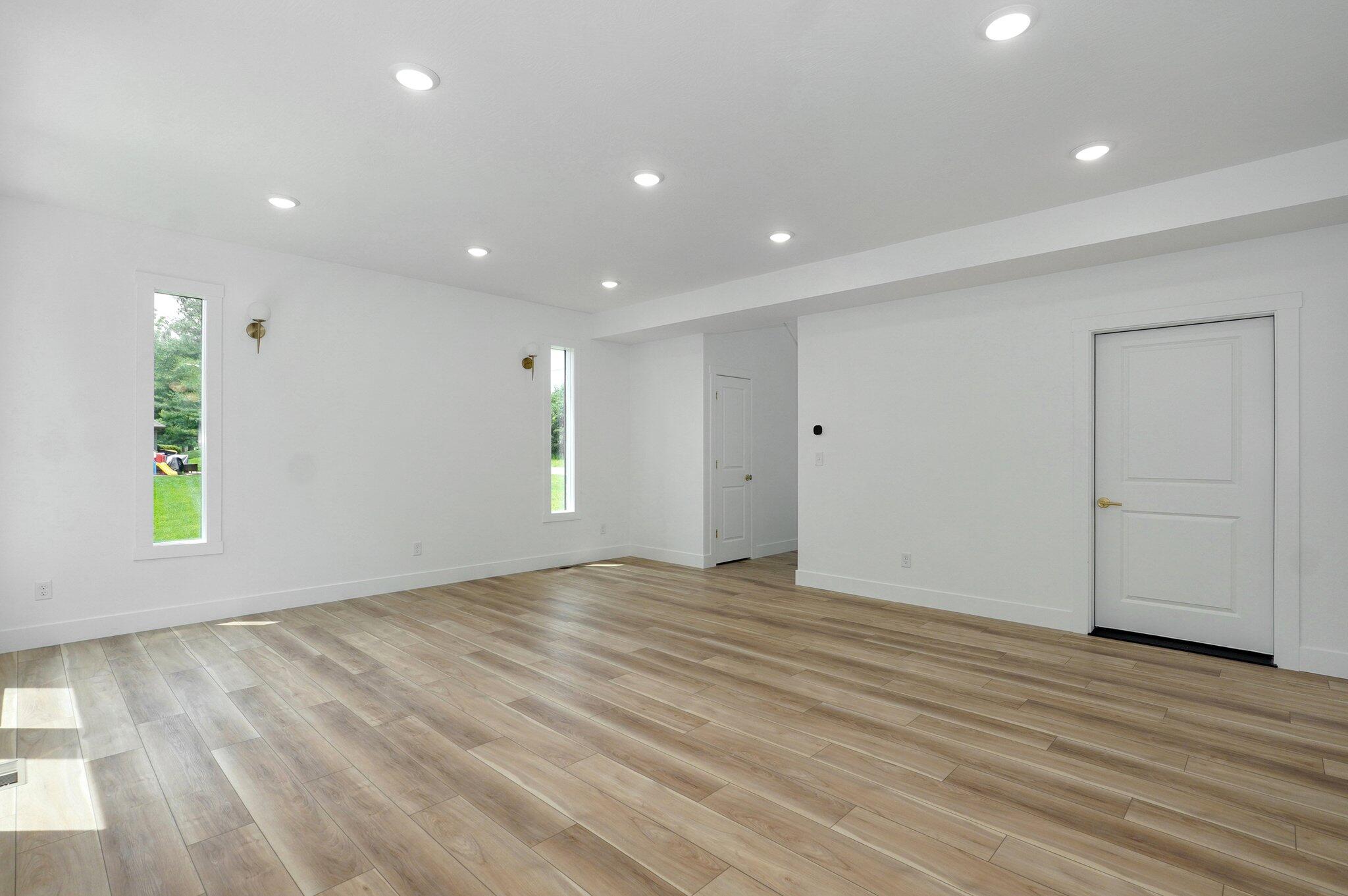688 Miller Rd Street Property Photo 9