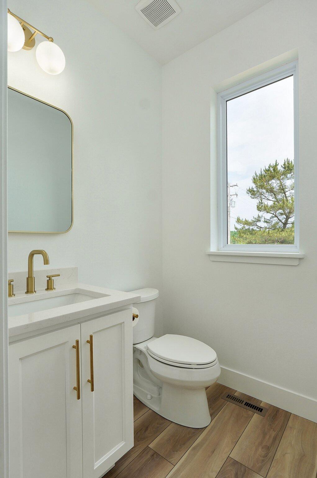 688 Miller Rd Street Property Photo 16