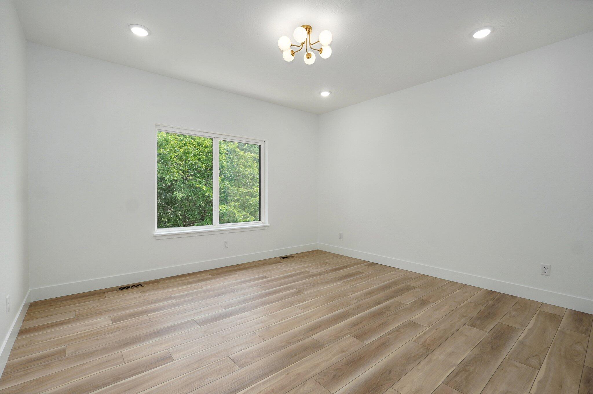 688 Miller Rd Street Property Photo 19