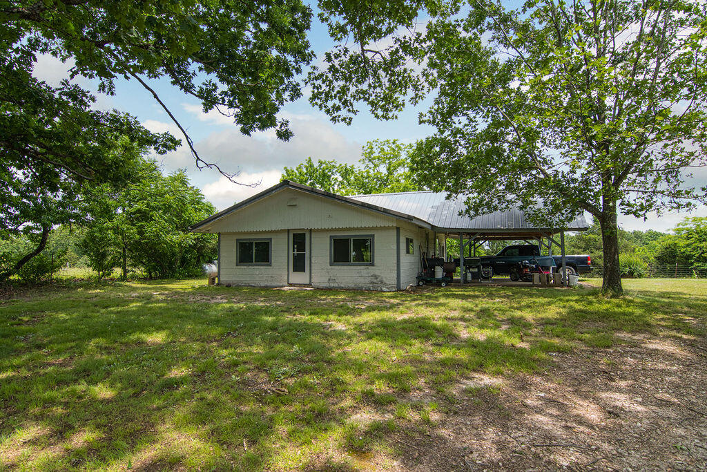 6034 Flat Creek Road Property Photo 1