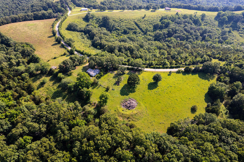 6034 Flat Creek Road Property Photo 4